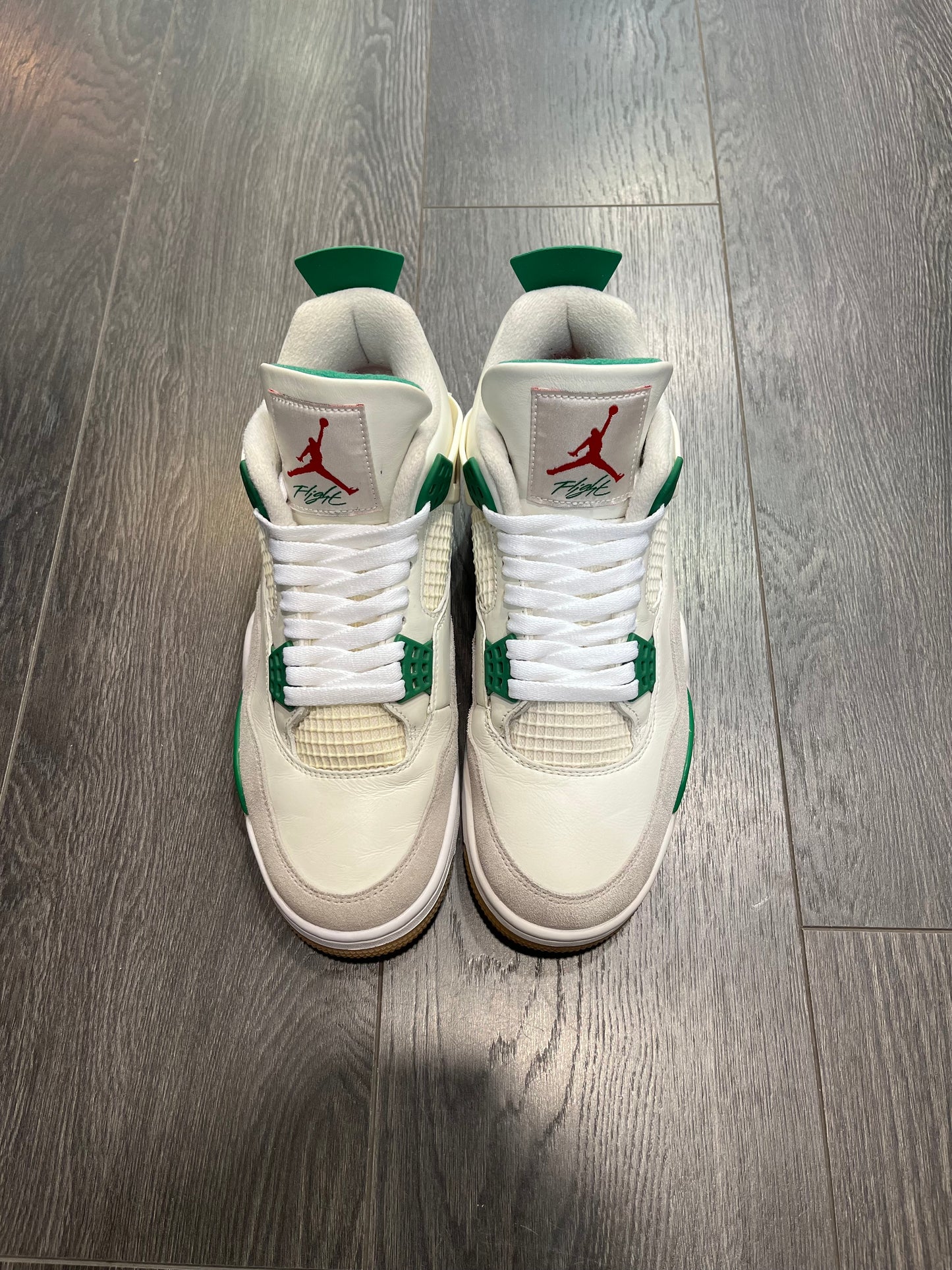 Air Jordan 4 SB Pine Green