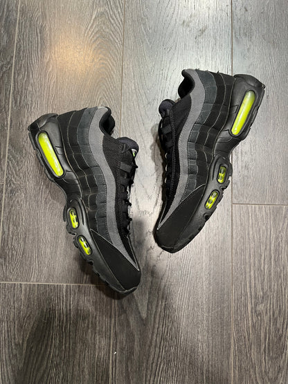 Nike Air Max 95 Néon Logo