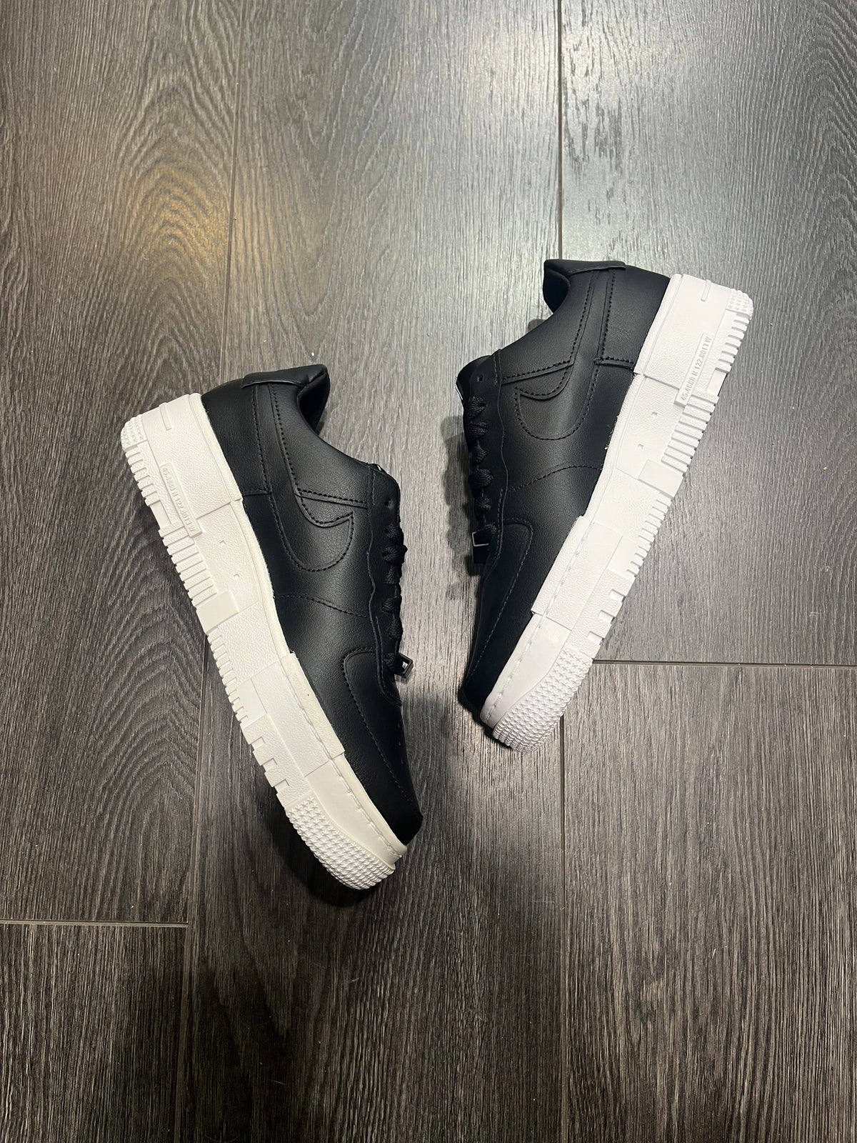 Nike Air Force 1 Pixel Black