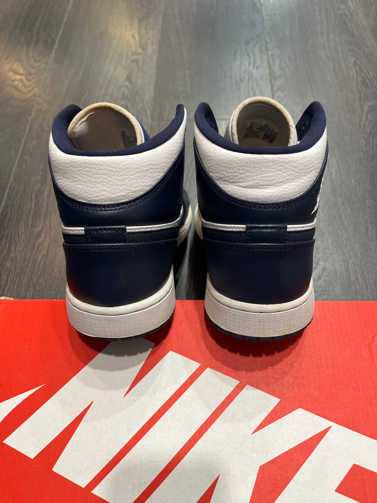 Air Jordan 1 Mid White Obsidian