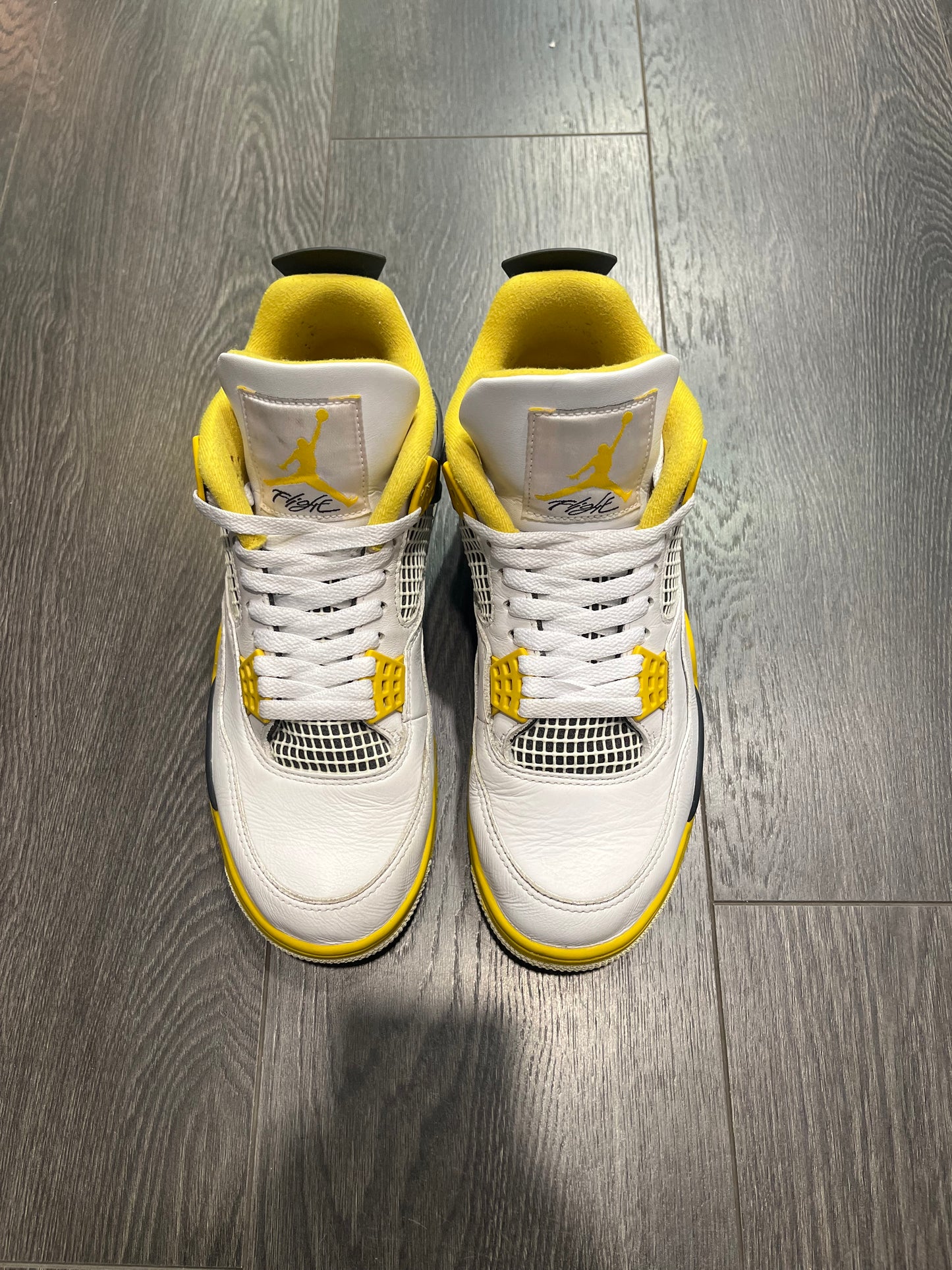 Air Jordan 4 Vivid Sulfur