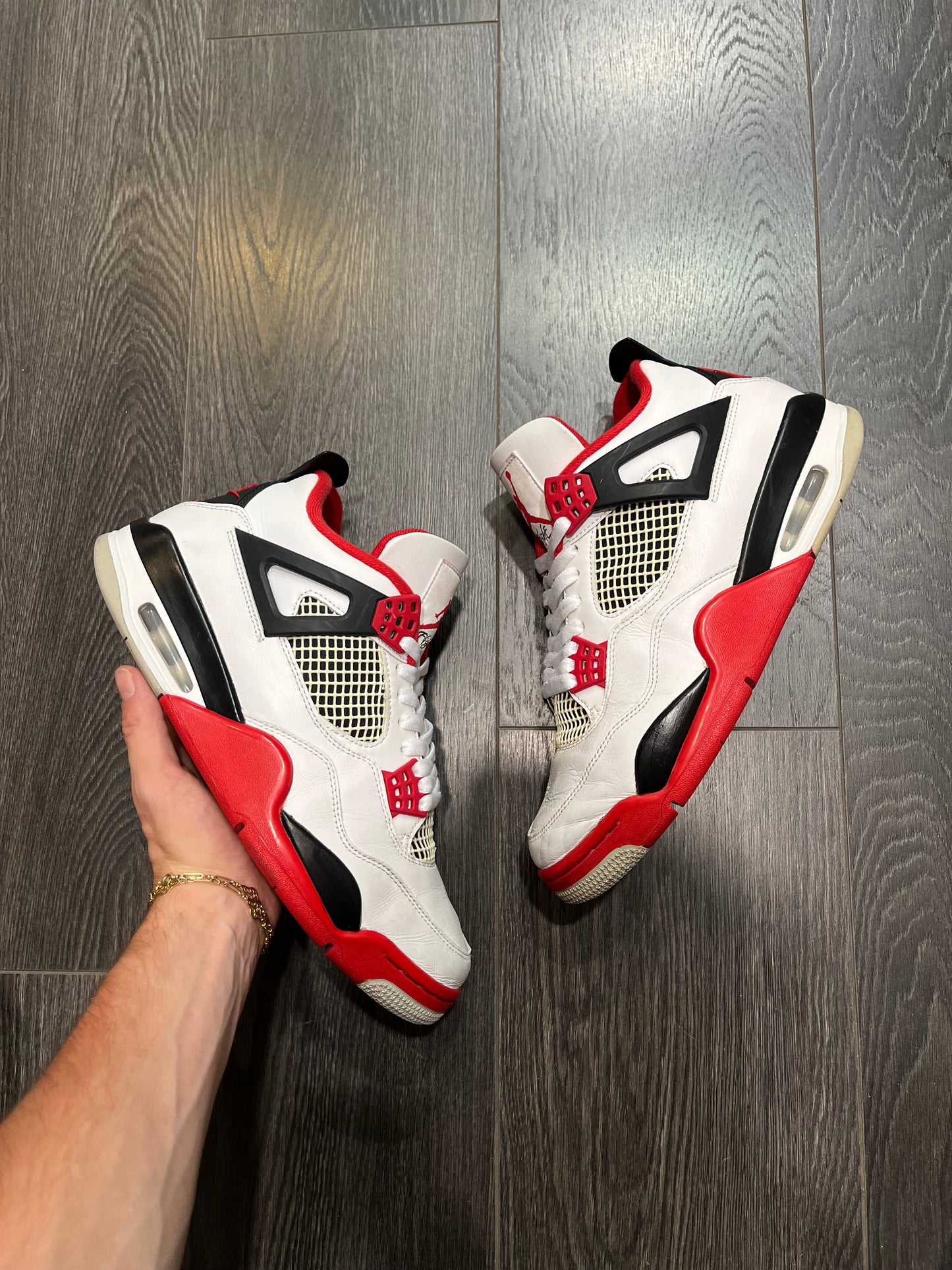 Air Jordan 4 Fire Red
