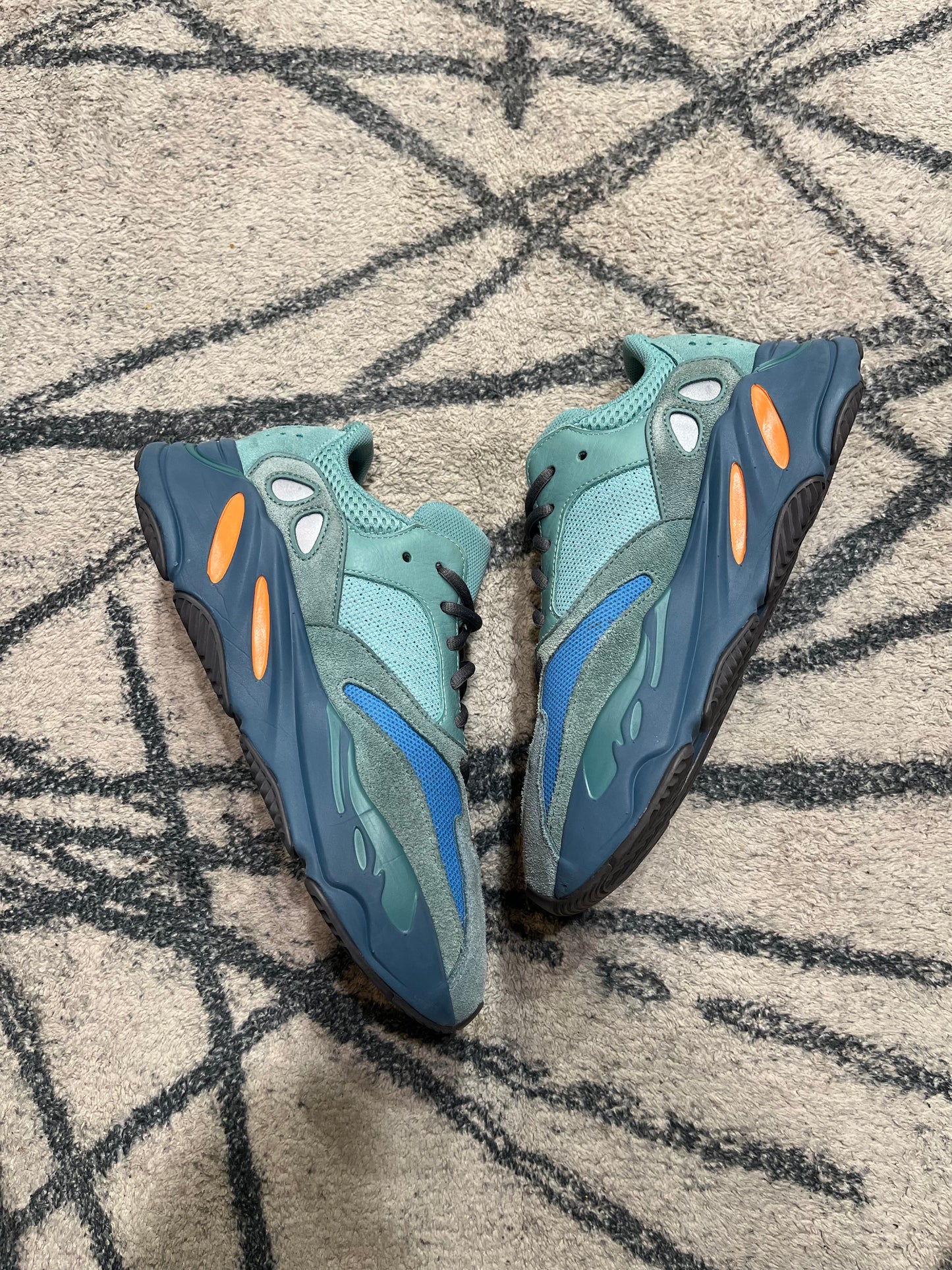 Yeezy 700 Faded Azur