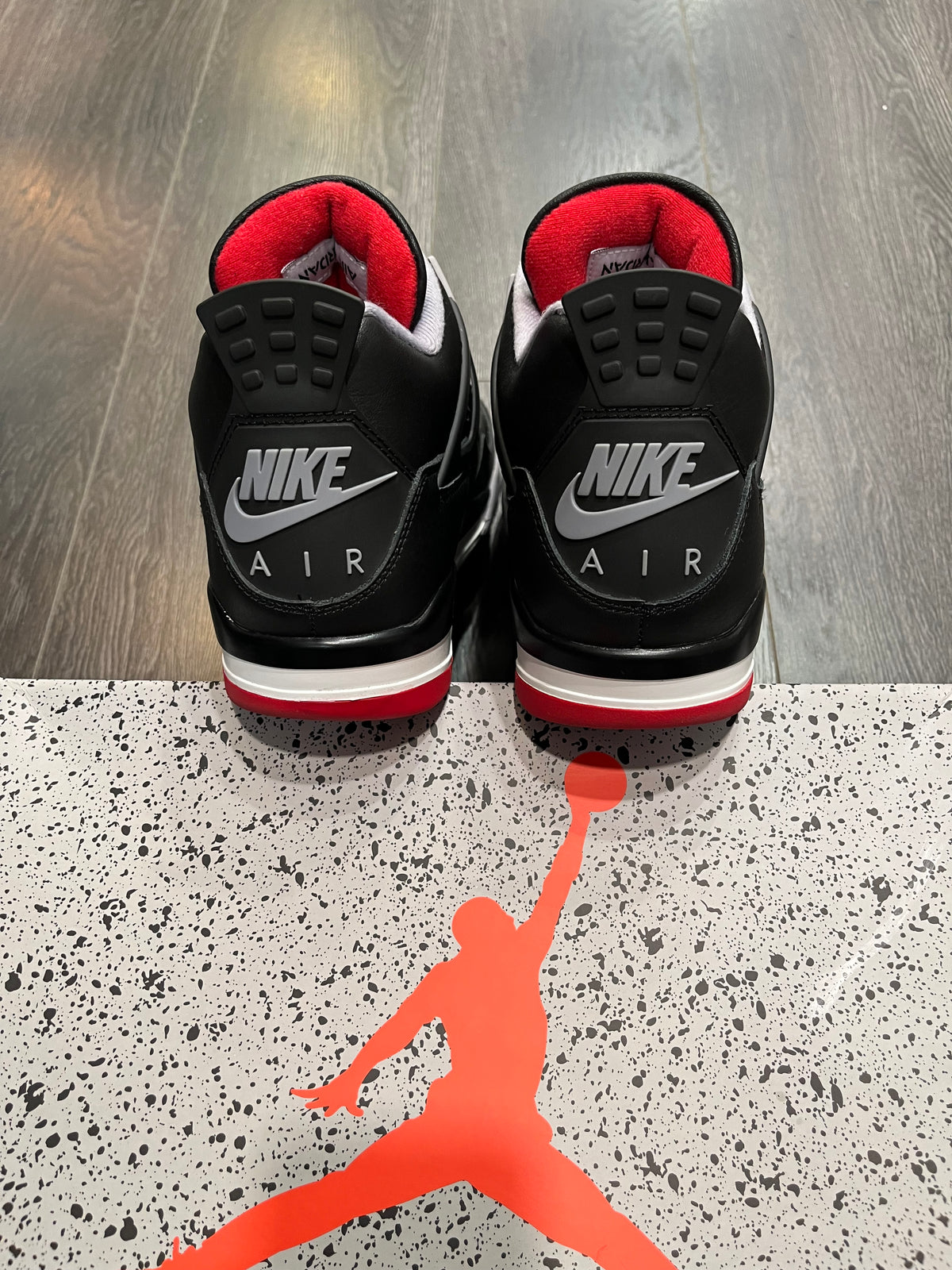 Air Jordan 4 Bred