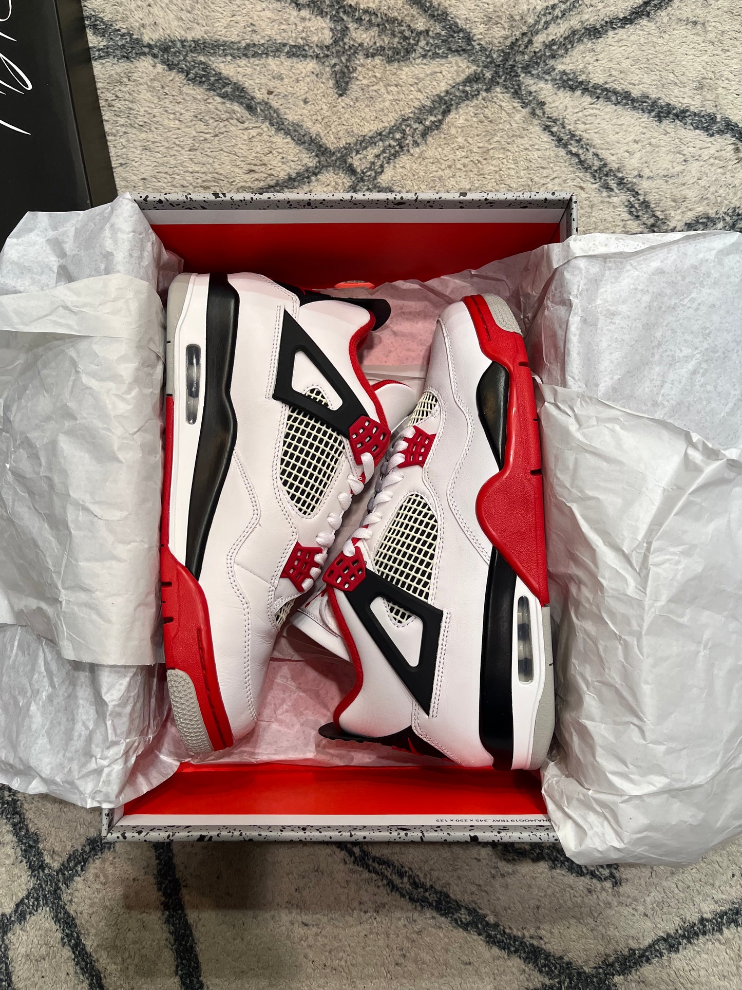 Air Jordan 4 Fire Red