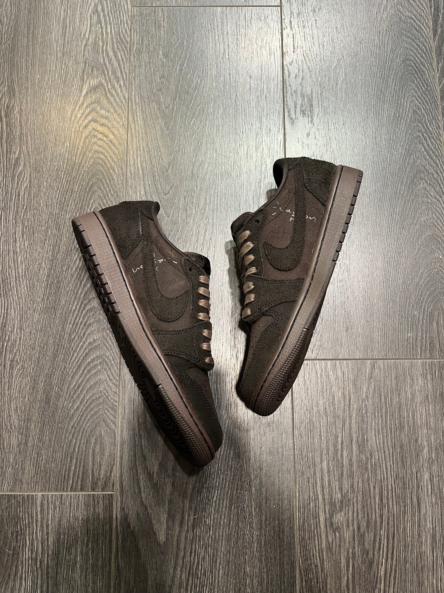 Air Jordan 1 Travis Scott Velvet Brown