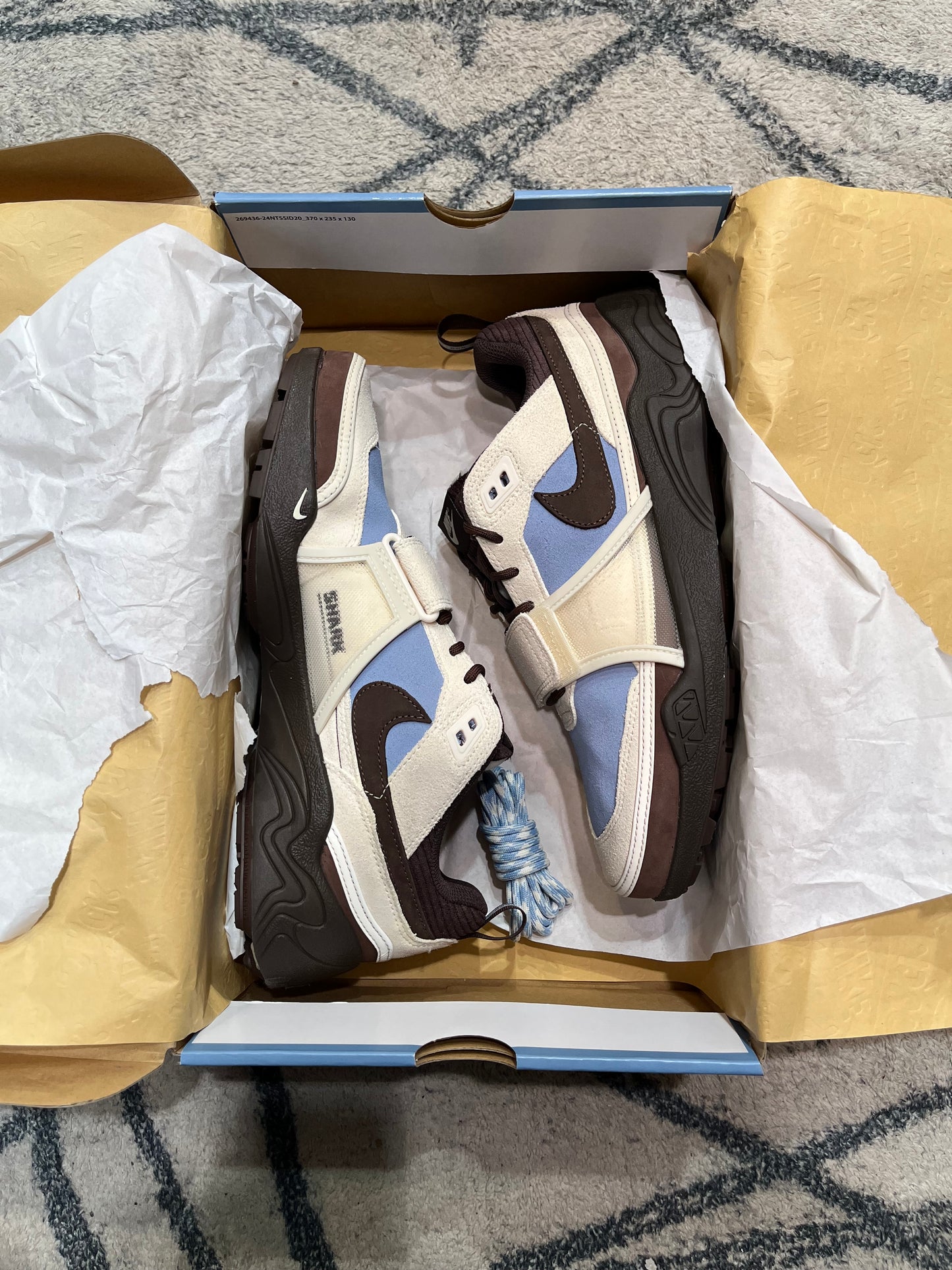 Nike Zoom Field Travis Scott Leche