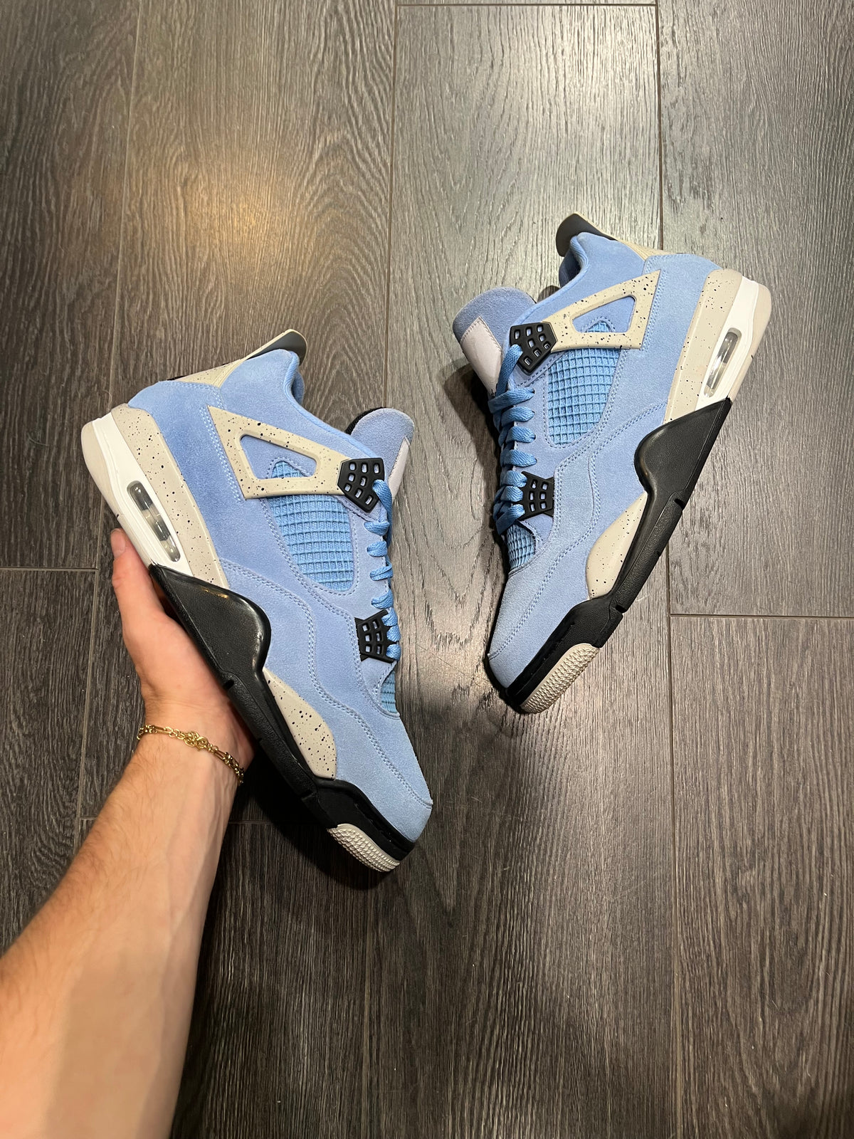 Air Jordan 4 University Blue