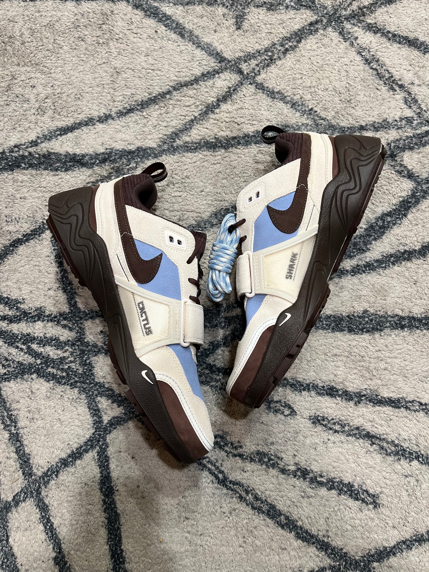 Nike Zoom Field Travis Scott Leche
