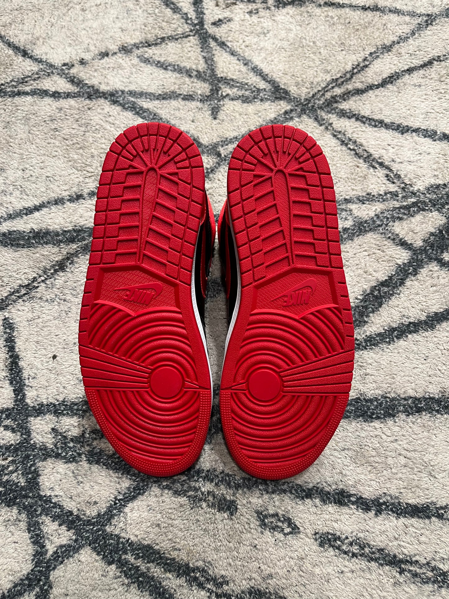 Air Jordan 1 High Satin Bred