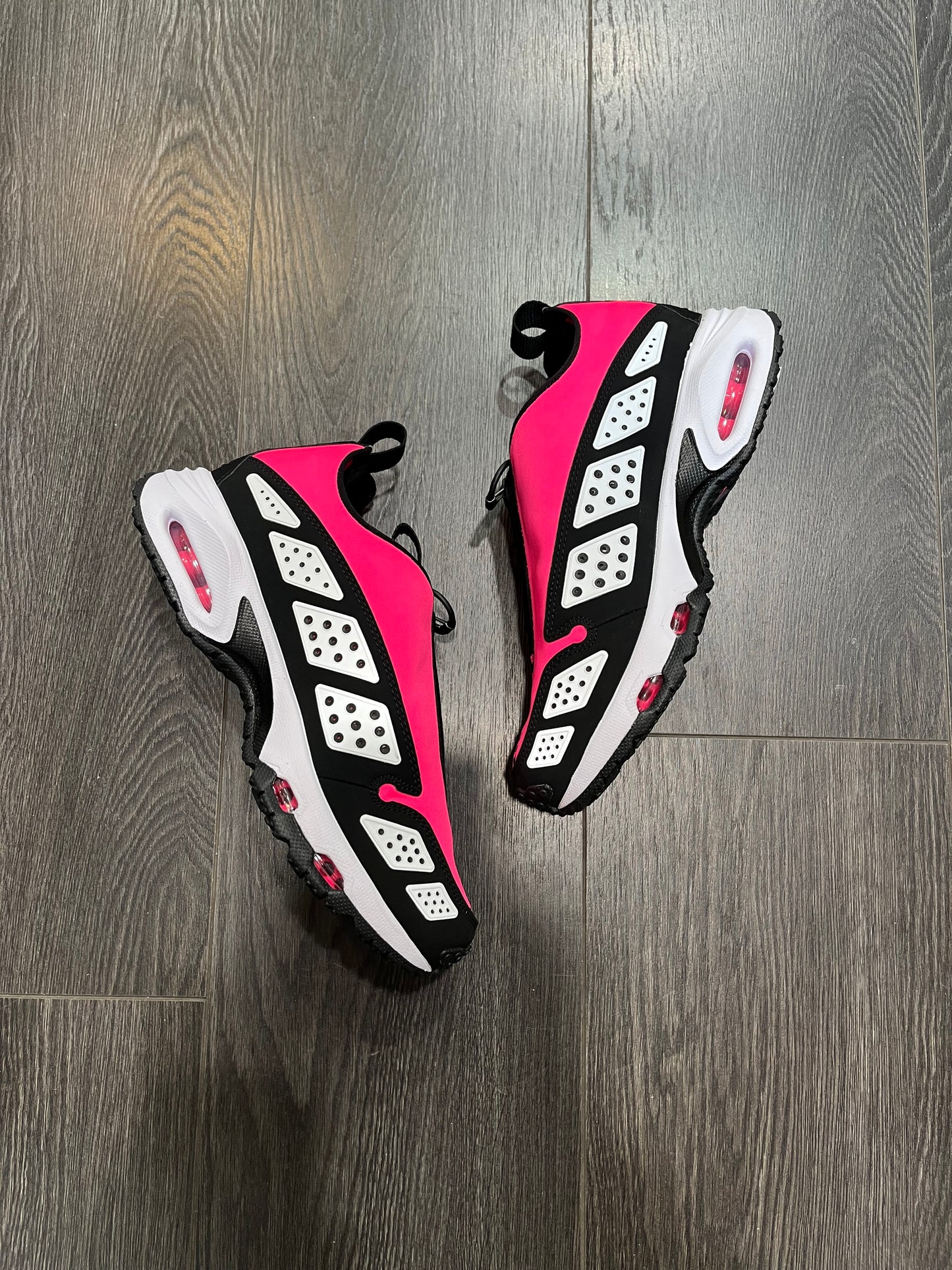 Nike Air Max SNDR Hyper Pink