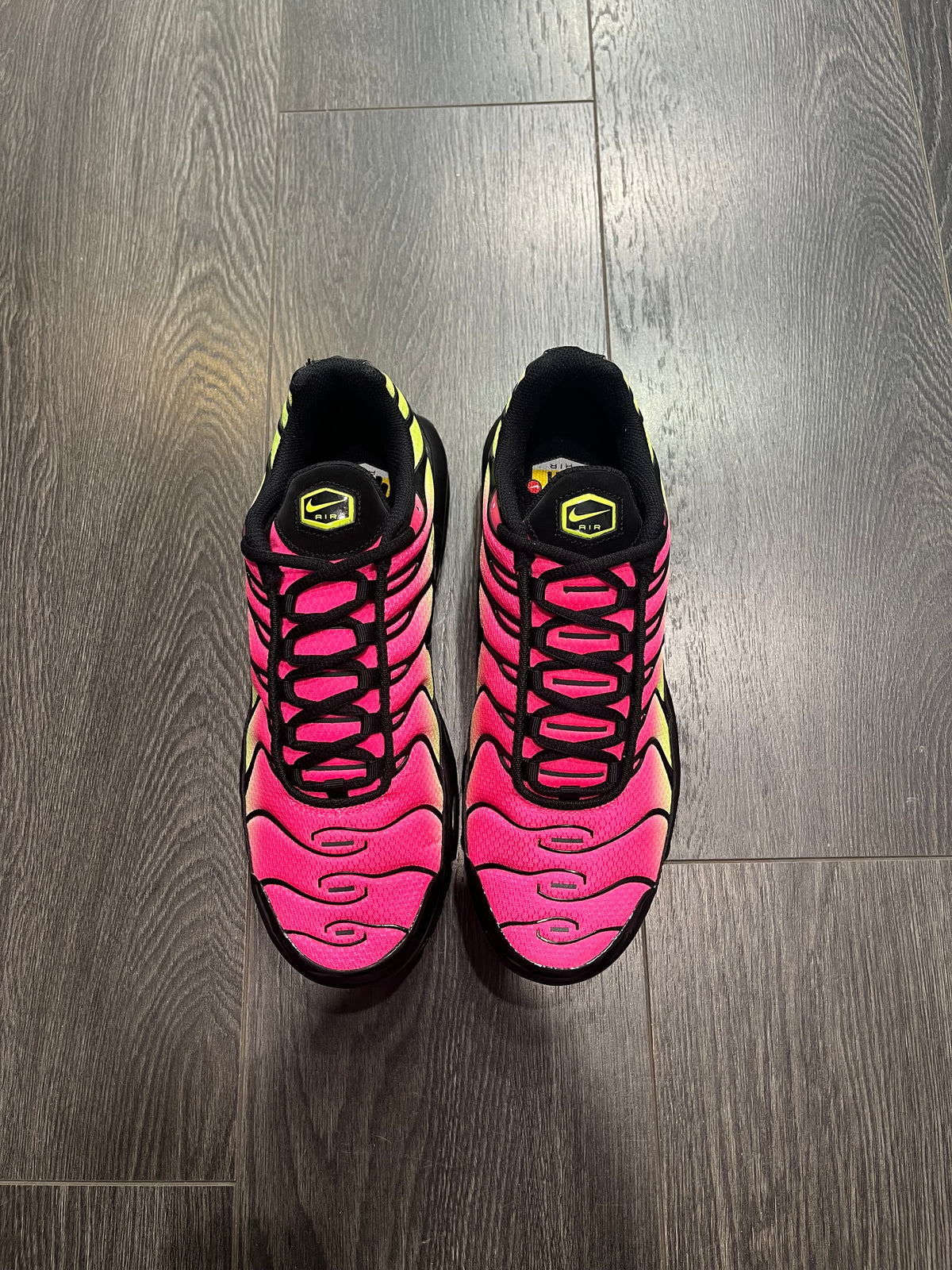Nike Air Max Plus Hyper Pink Volt