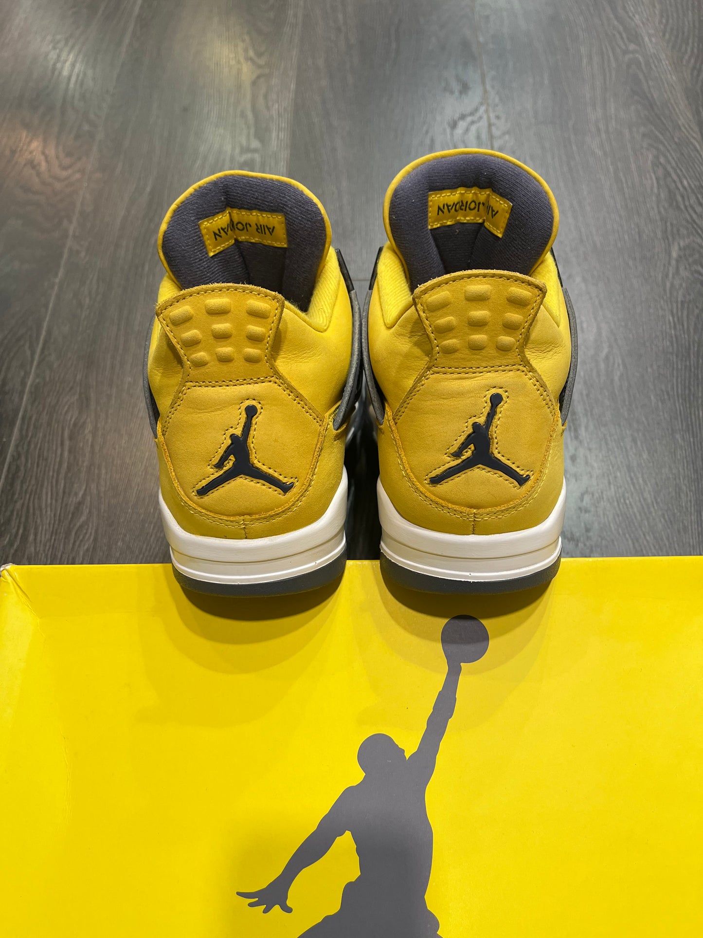 Air Jordan 4 Lightning