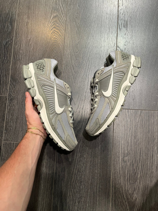 Nike Vomero 5 Dark Stucco