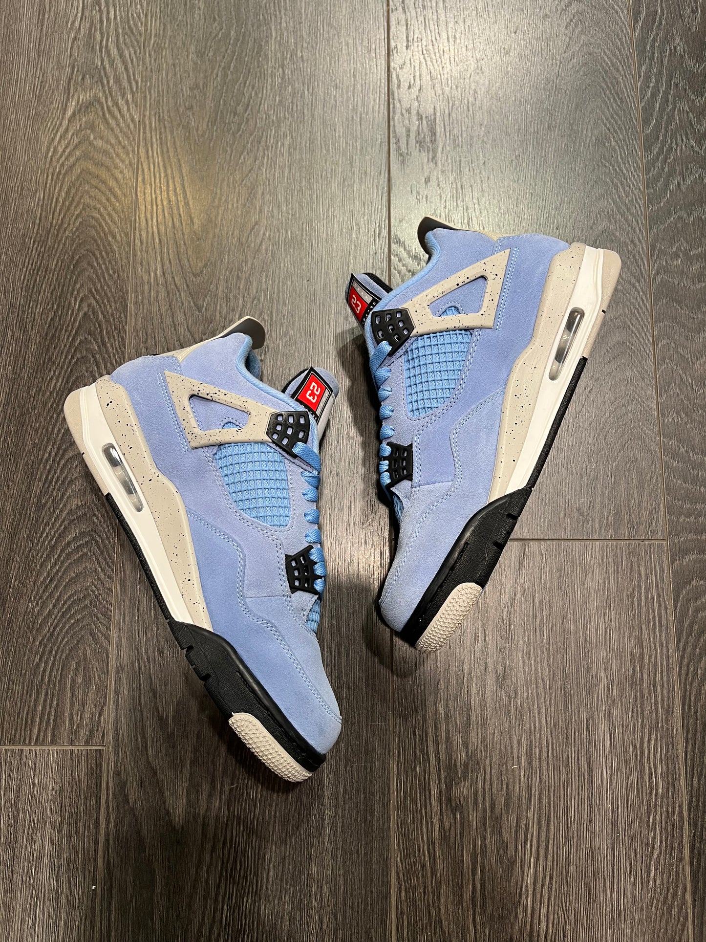 Air Jordan 4 University Blue