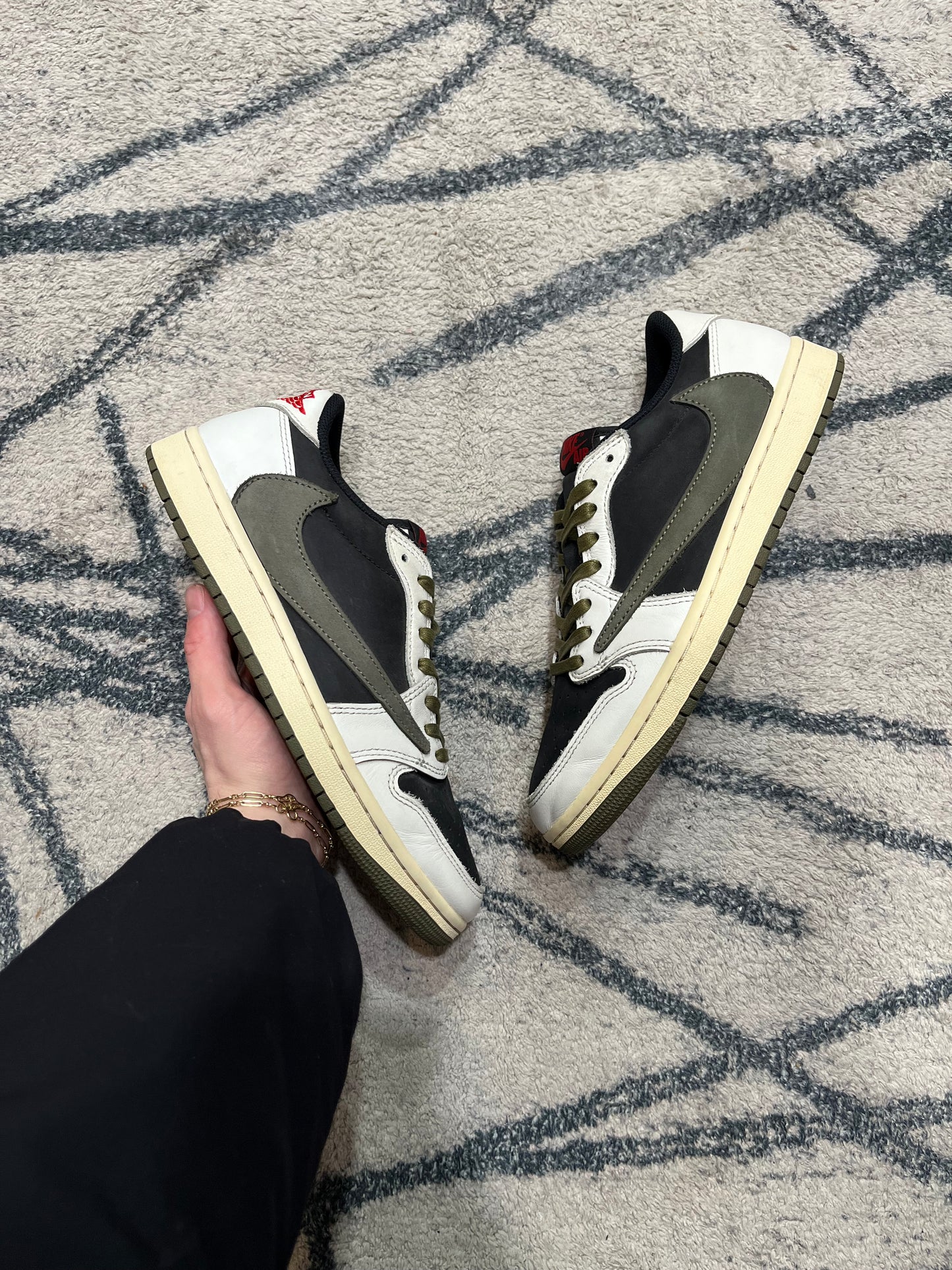 Air Jordan 1 Travis Olive