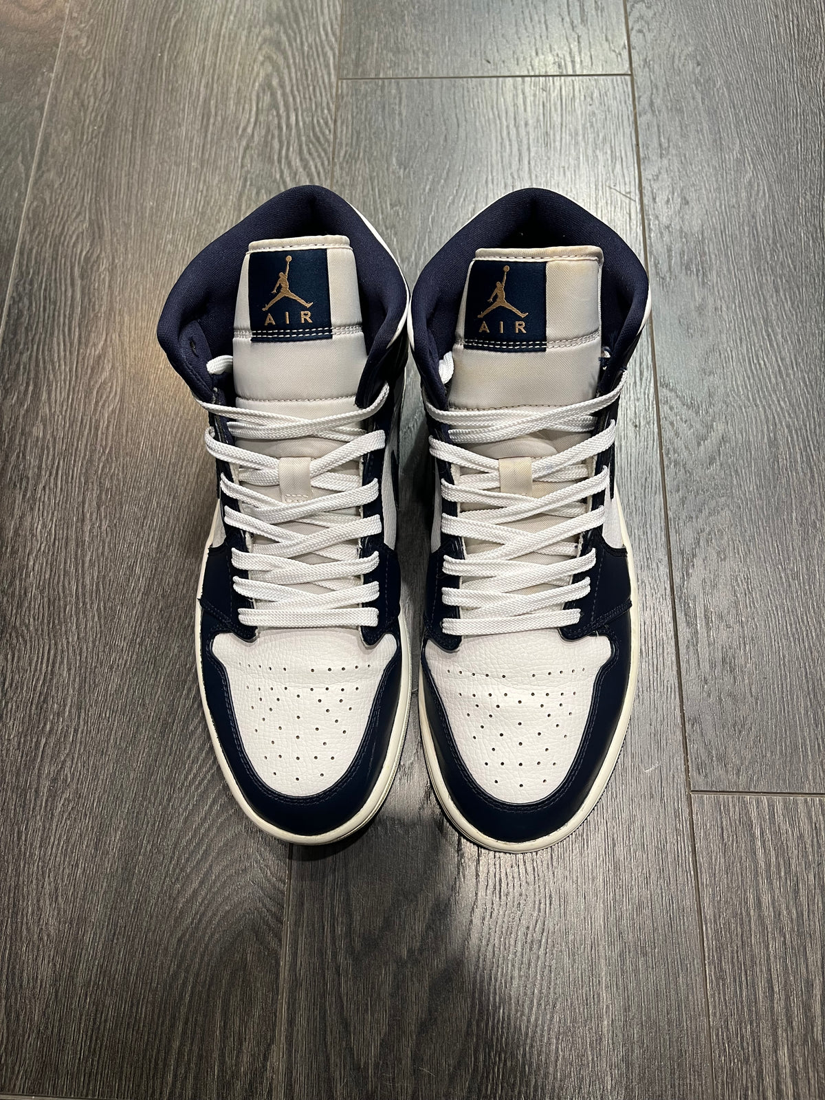 Air Jordan 1 Mid White Obsidian