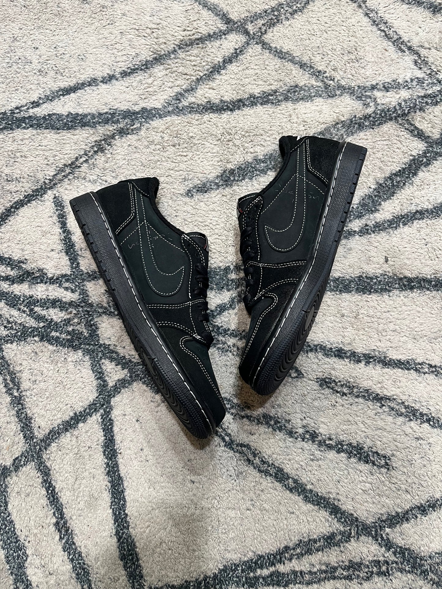 Air Jordan 1 Travis Scott Phantom