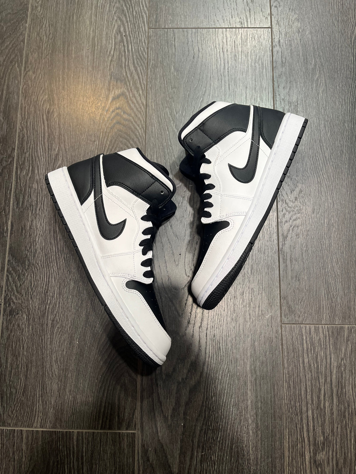 Air Jordan 1 Mid White Gym Red