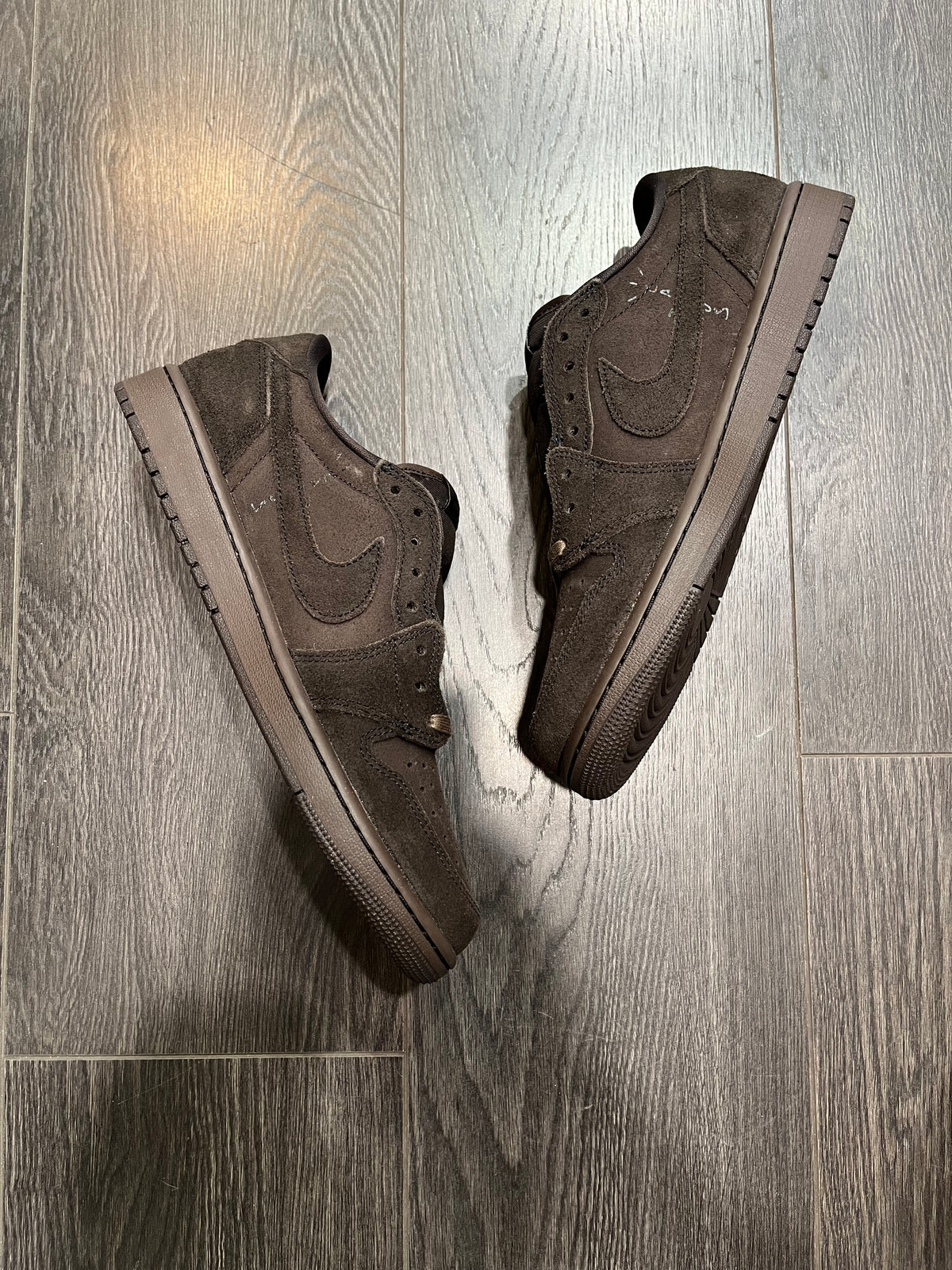 Air Jordan 1 Travis Scott Velvet Brown