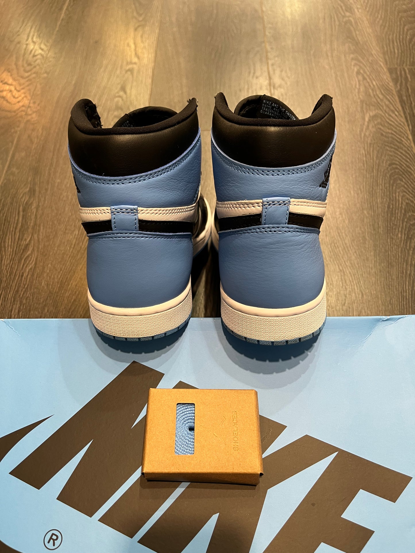 Air Jordan 1 University Blue