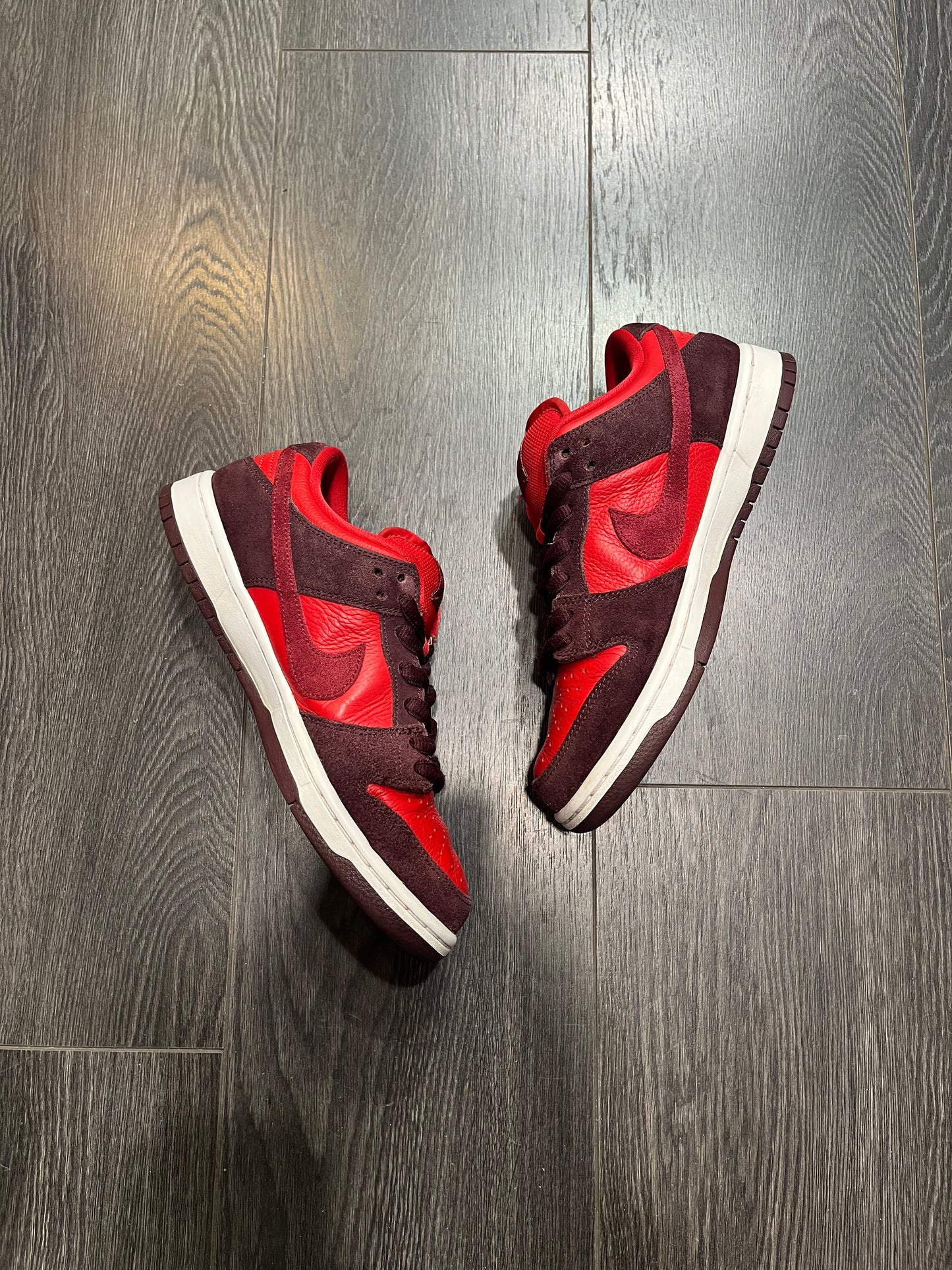 Nike Dunk SB Low Cherry