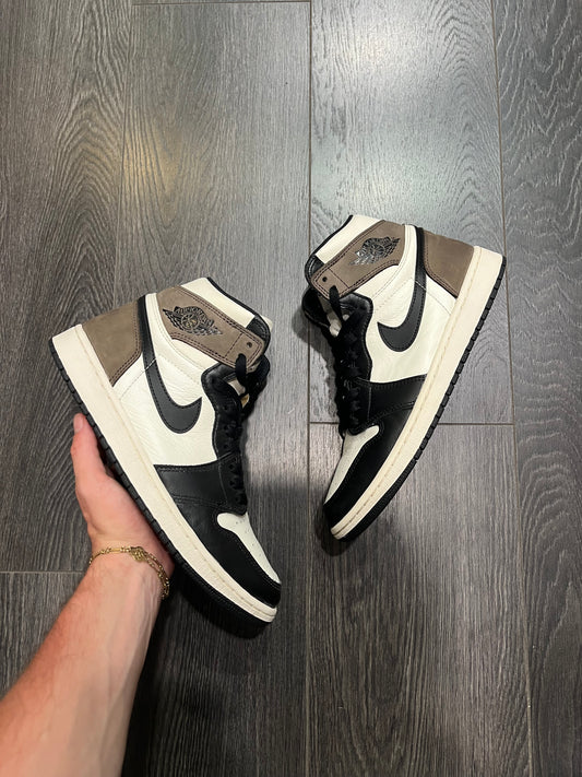 Air Jordan 1 High Mocha