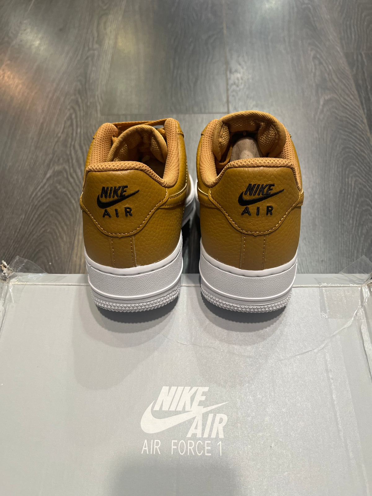 Nike Air Force 1 Essential Wheat Mini Swoosh