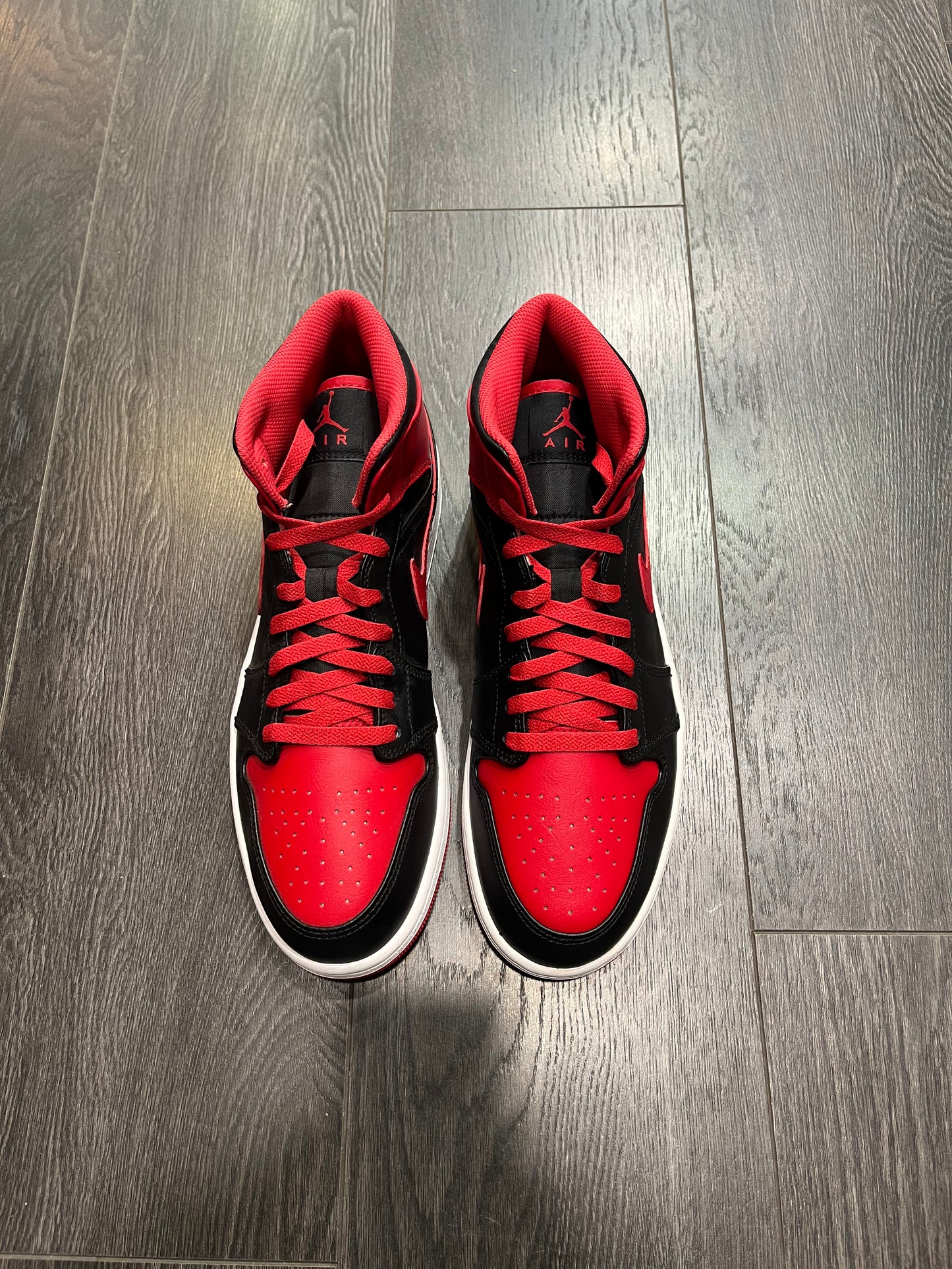 Air Jordan 1 Mid Black Fire Red