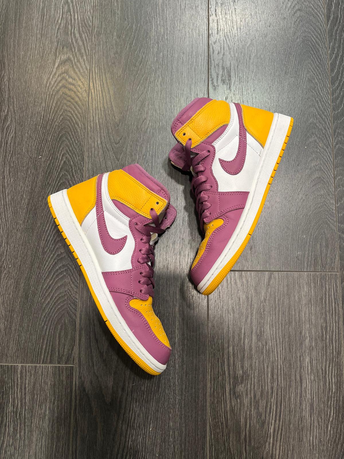 Air Jordan 1 Brotherhood