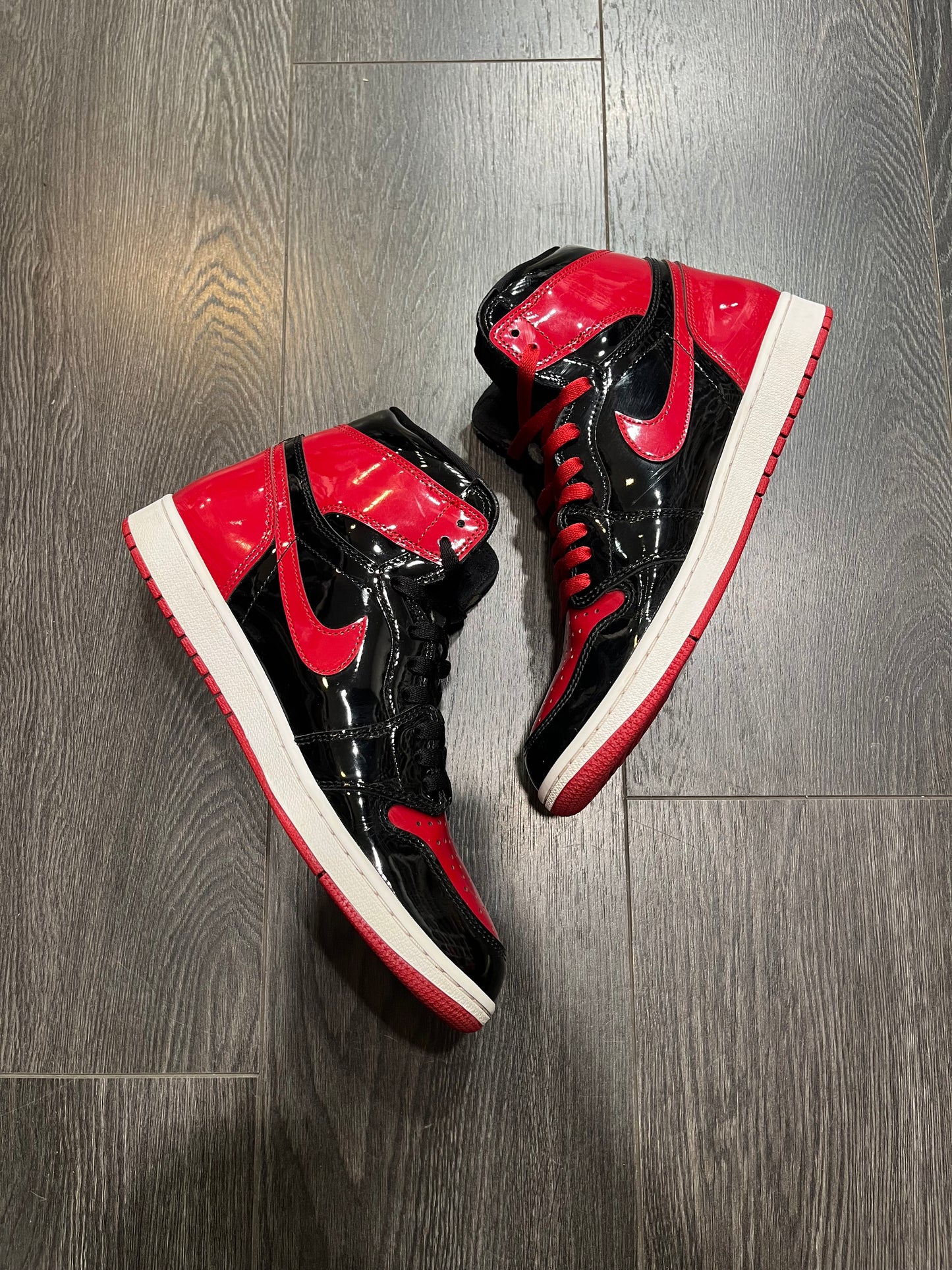 Air Jordan 1 High Satin Bred