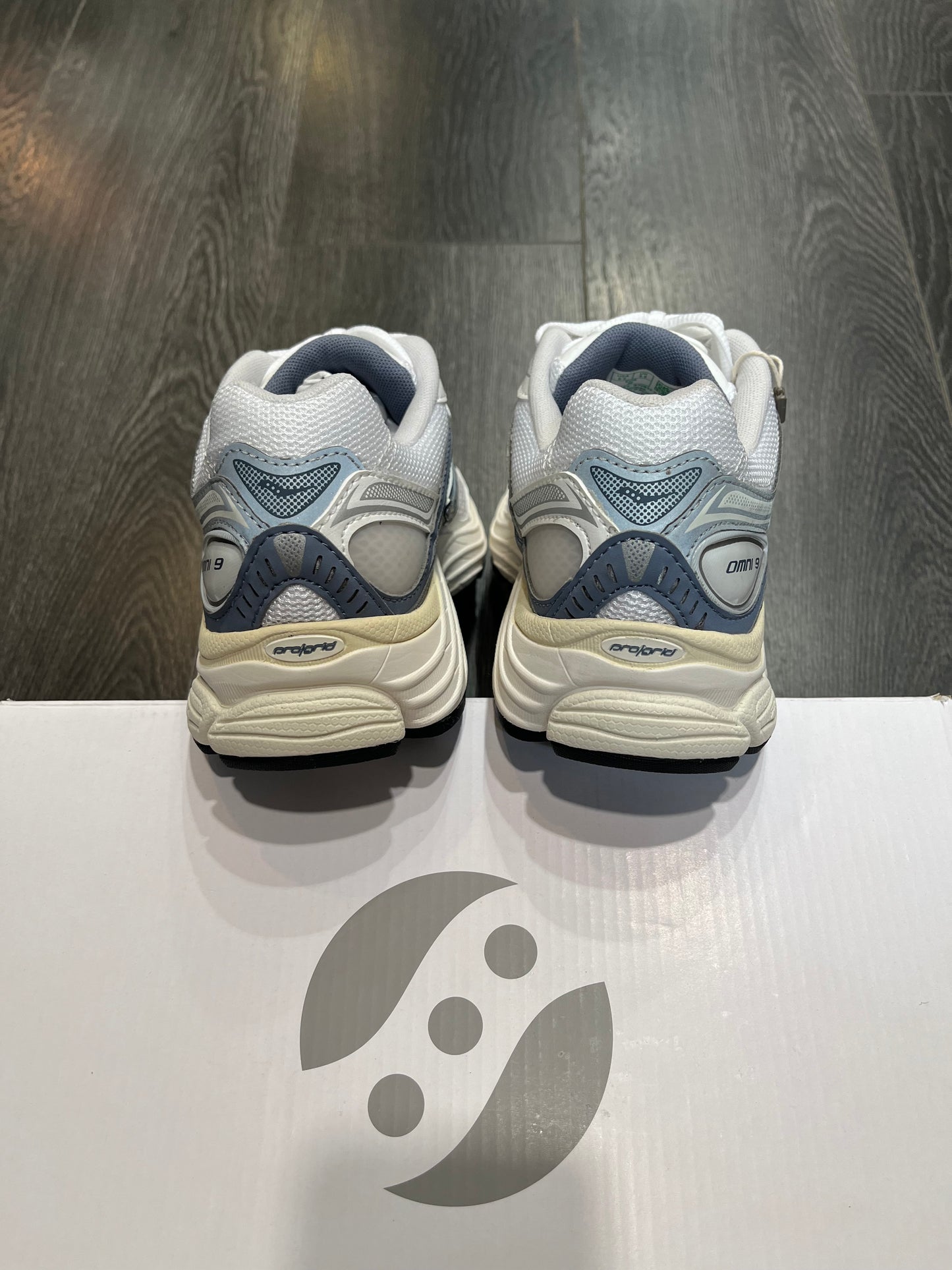 Saucony Omni 9 Ivory Blue