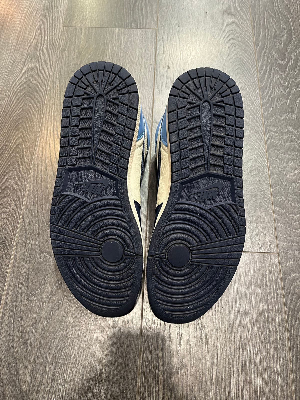 Air Jordan 1 High Obsidian