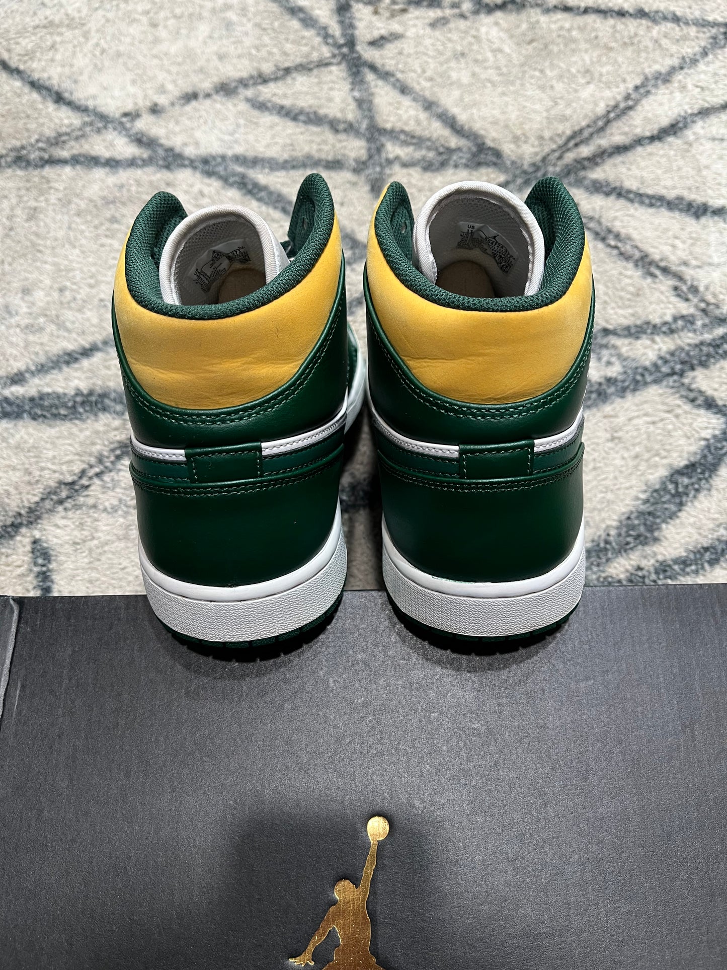 Air Jordan 1 Mid Sonics