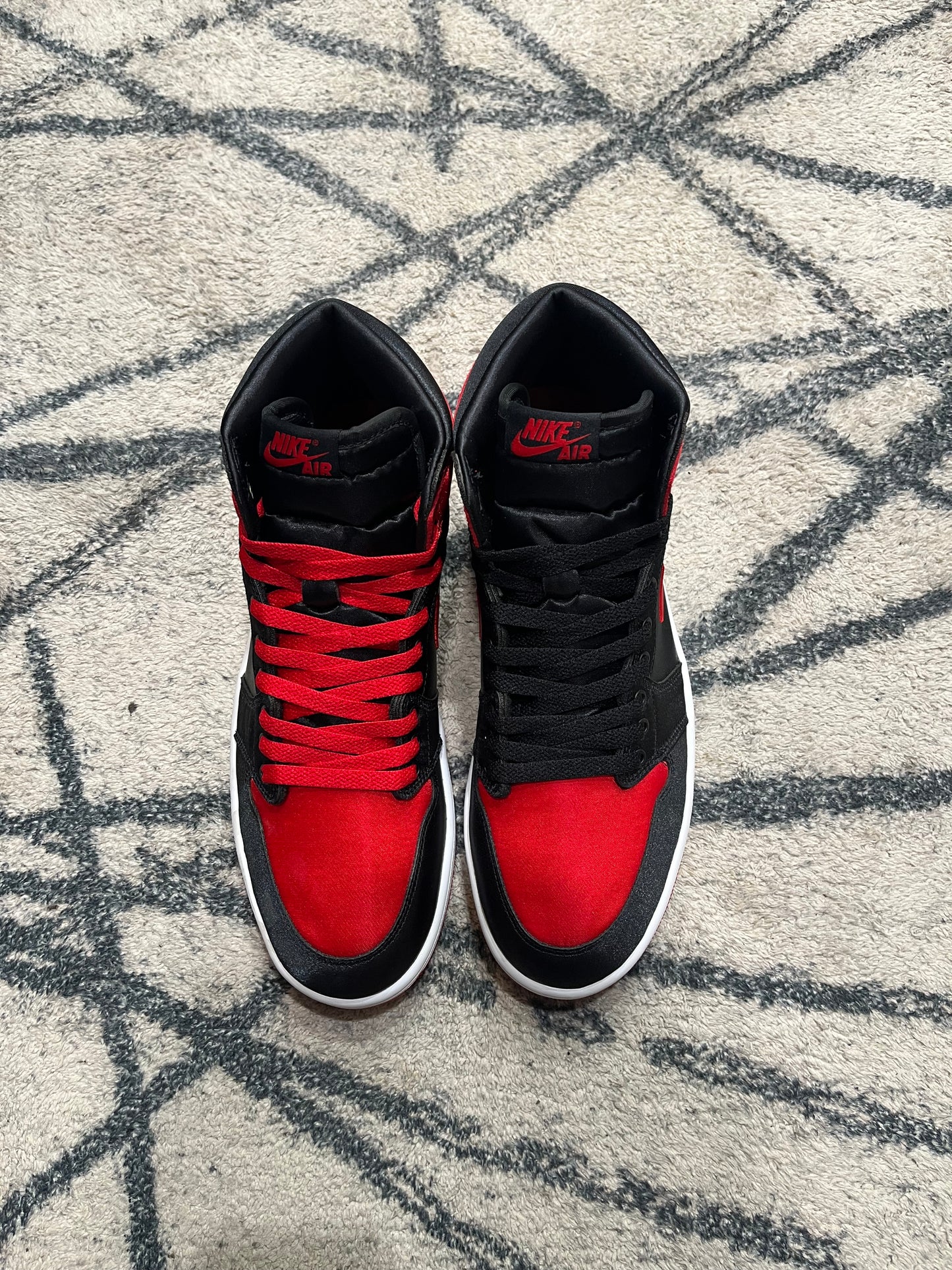 Air Jordan 1 High Satin Bred