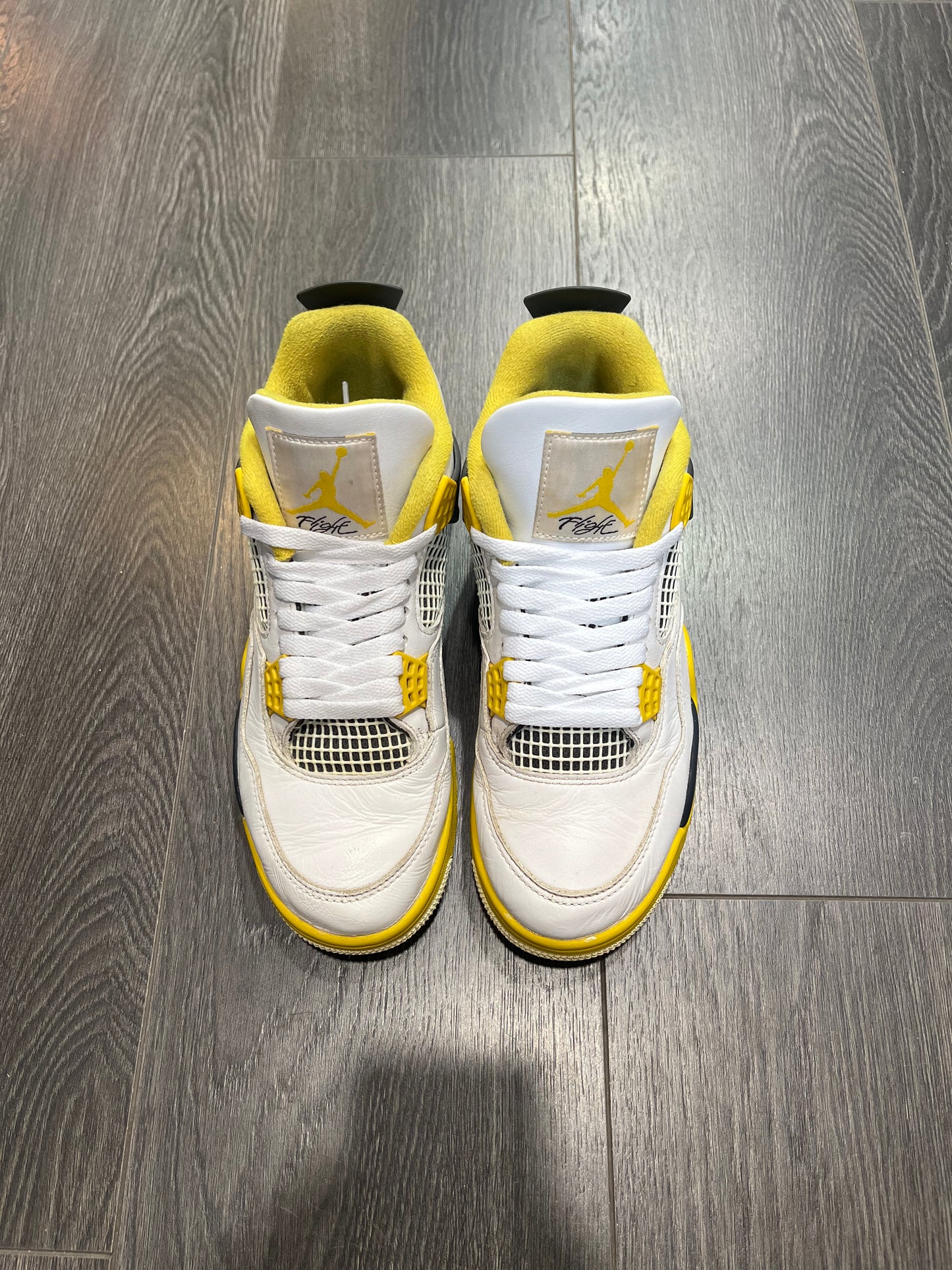 Air Jordan 4 Vivid Sulfur