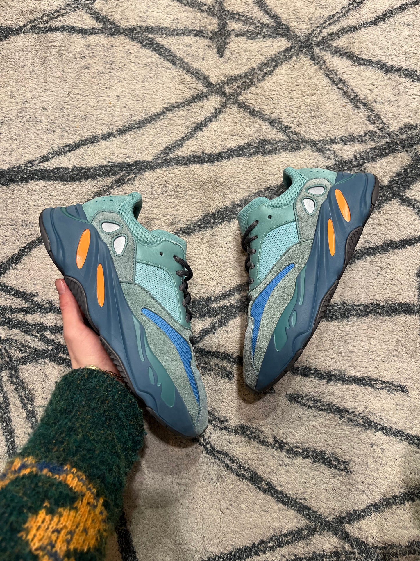Yeezy 700 Faded Azur