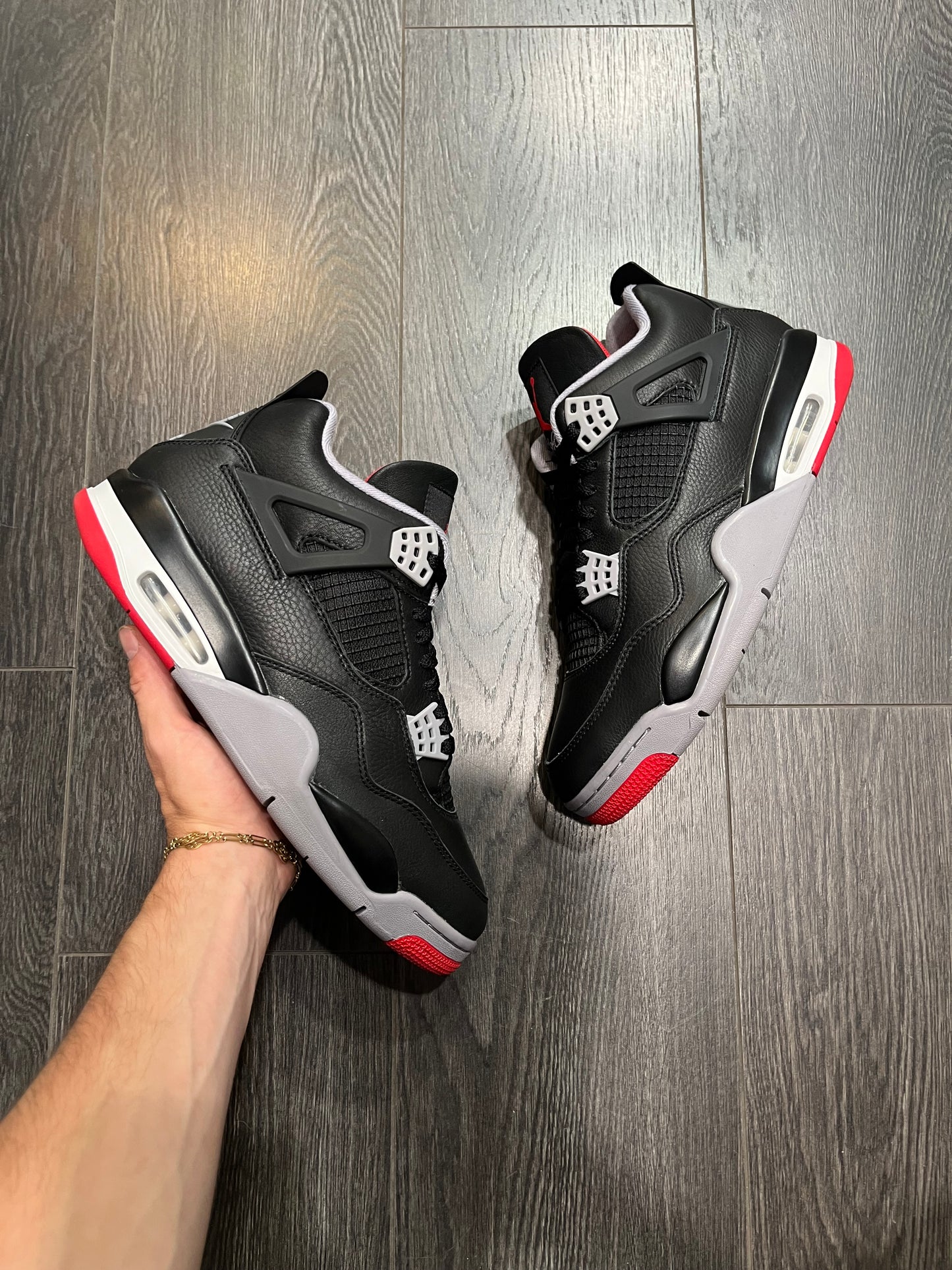 Air Jordan 4 Bred