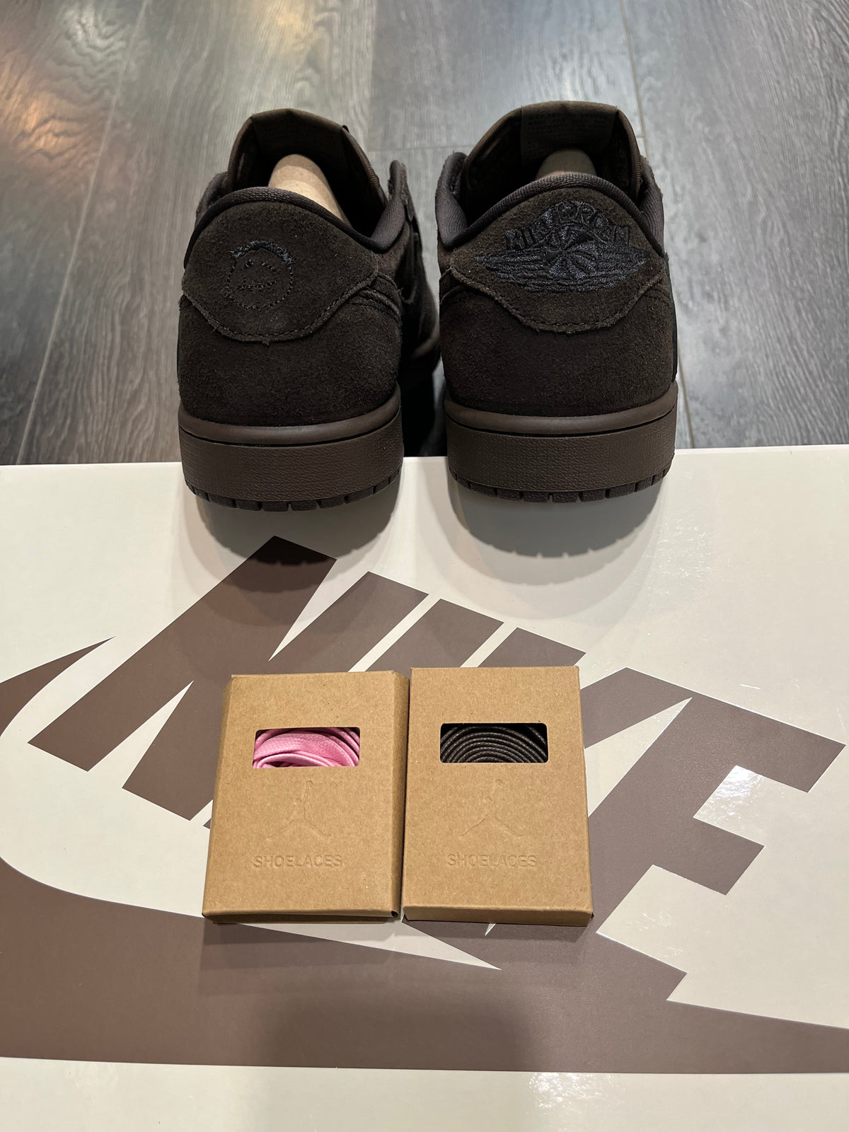 Air Jordan 1 Travis Scott Velvet Brown