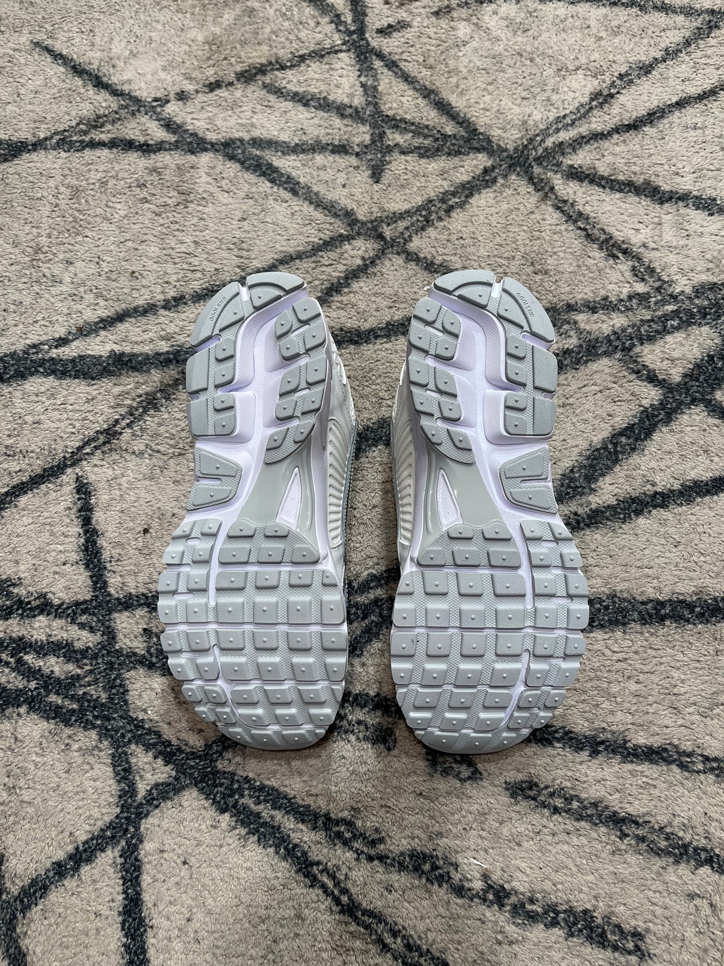 Nike Vomero 5 White Metalic Silver