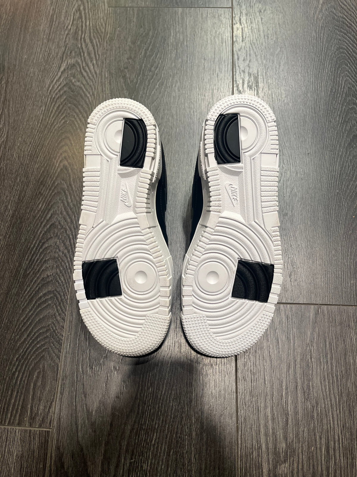 Nike Air Force 1 Pixel Black
