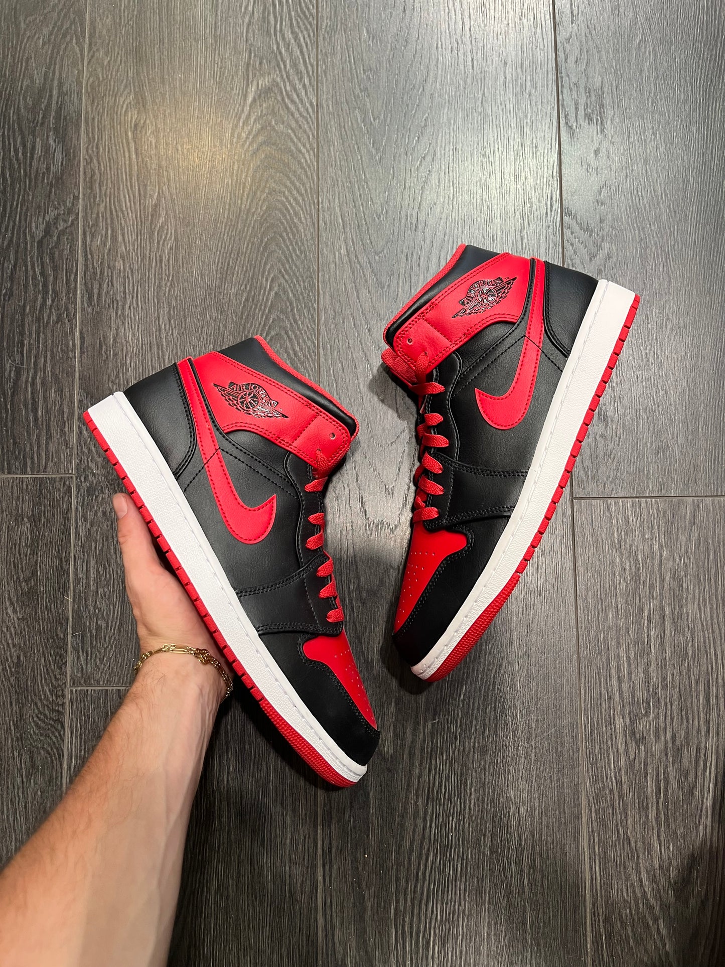 Air Jordan 1 Mid Black Fire Red