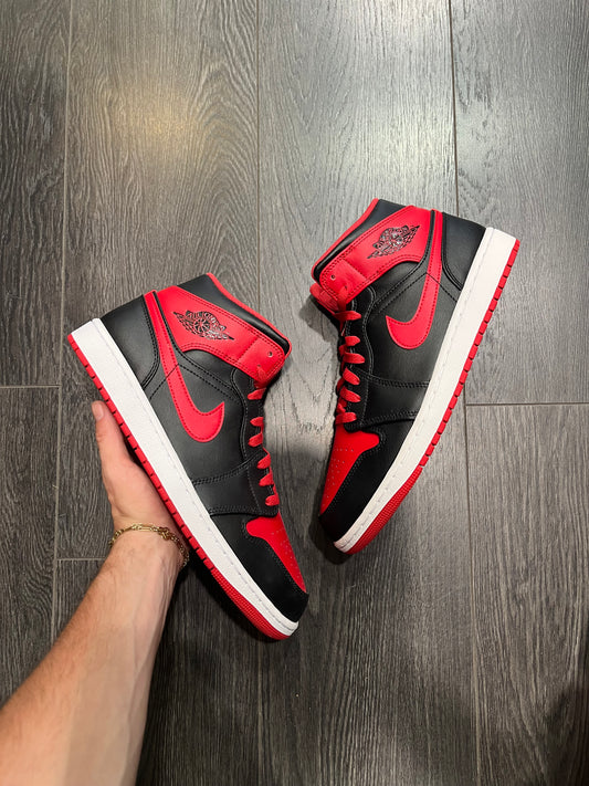 Air Jordan 1 Mid Black Fire Red