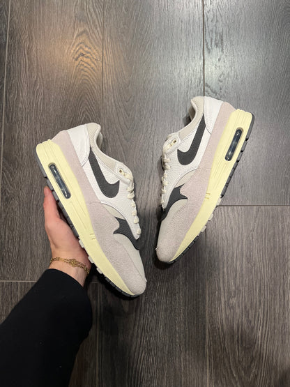 Nike Air Max 1 Light Bone Iron Grey