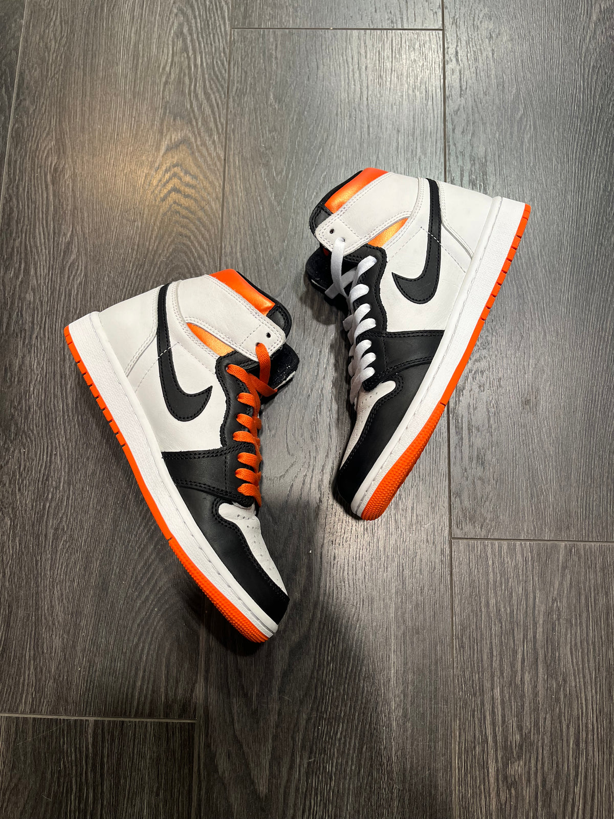 Air Jordan 1 High Electro Orange