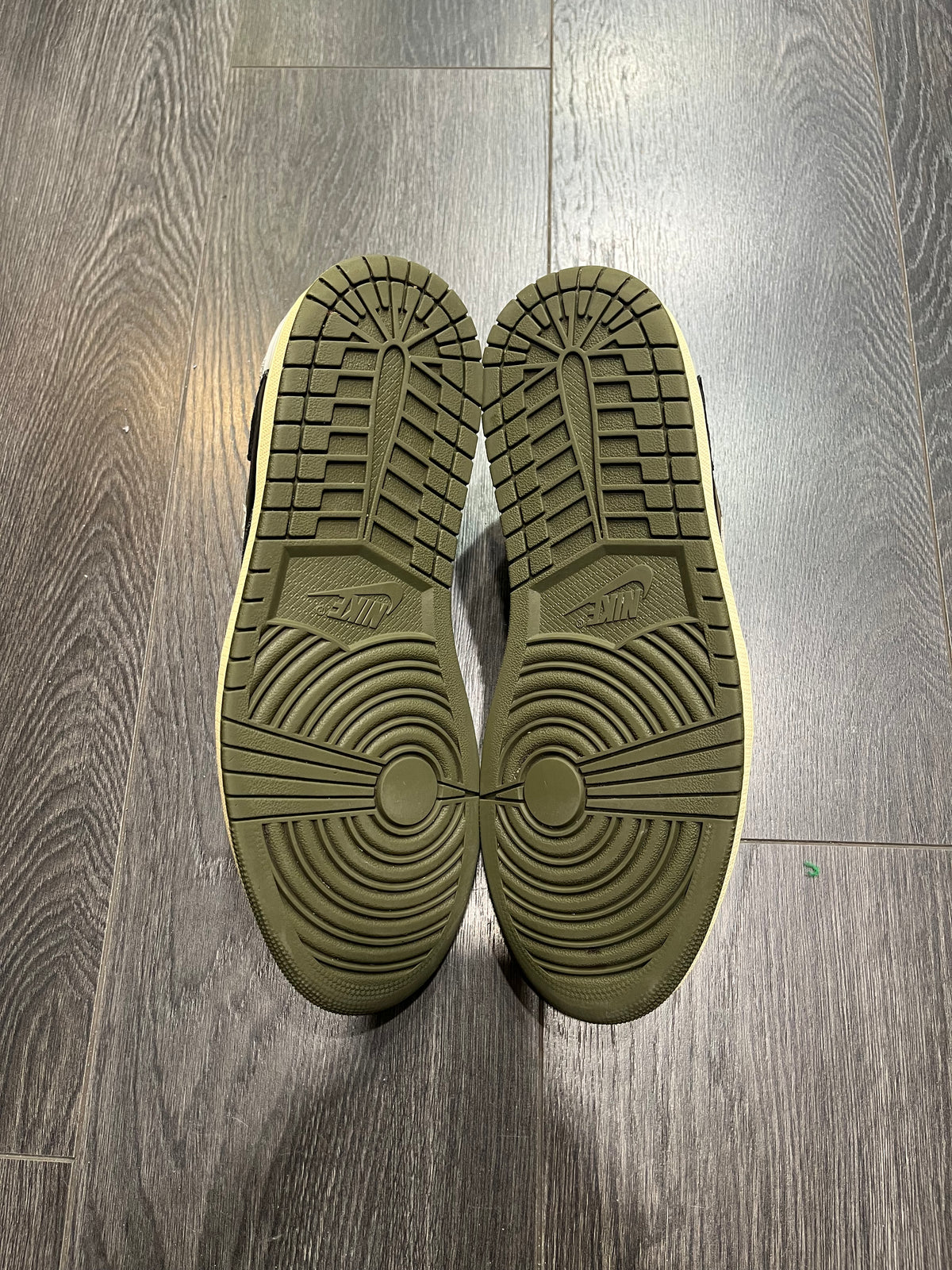 Air Jordan 1 Low Travis Medium Olive