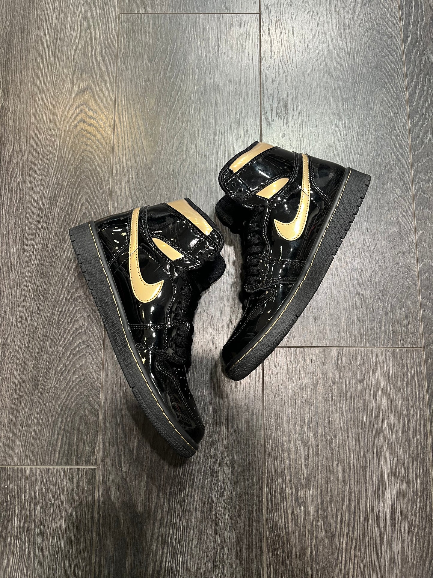 Air Jordan 1 Black Gold