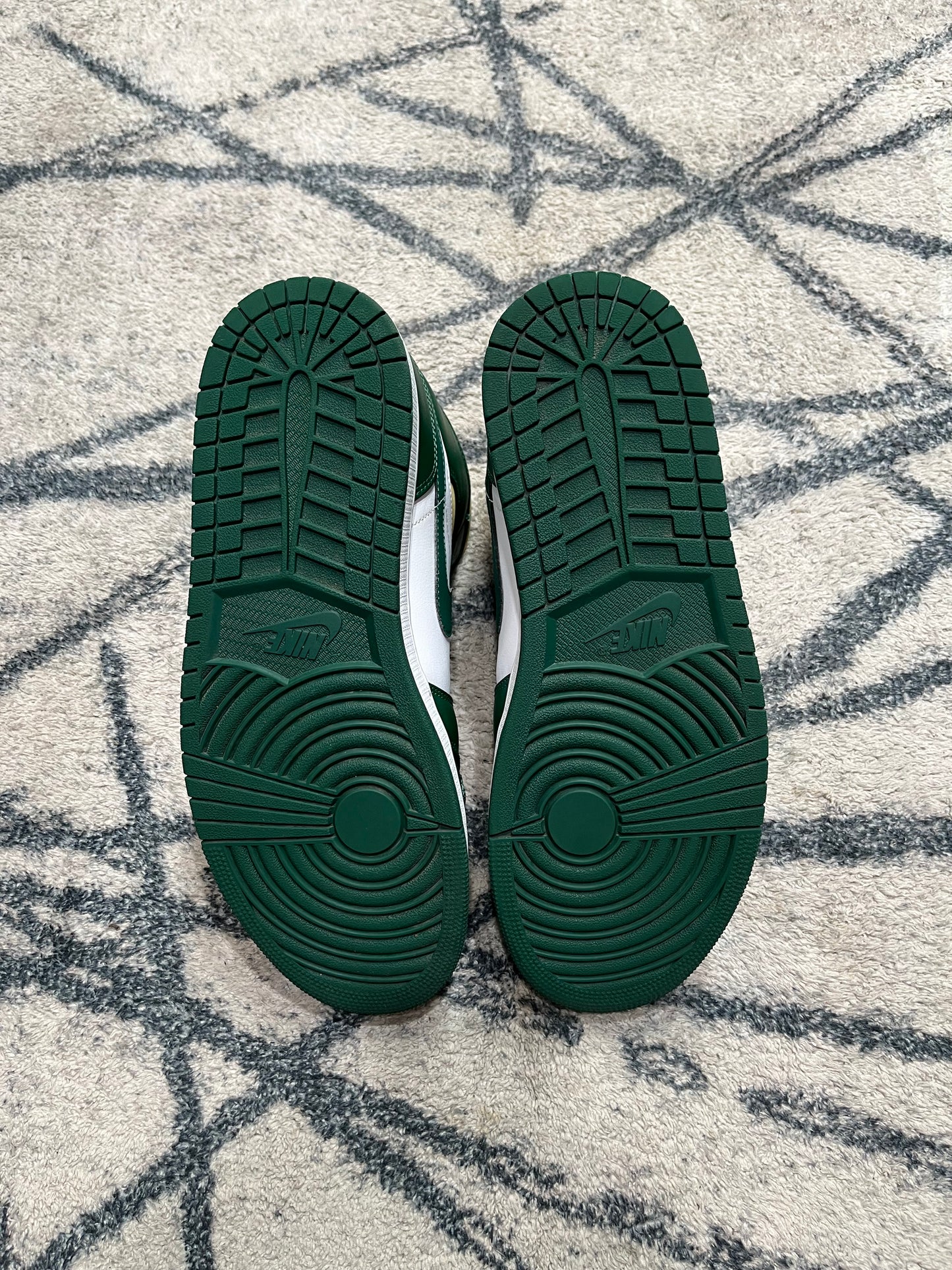 Air Jordan 1 Mid Sonics