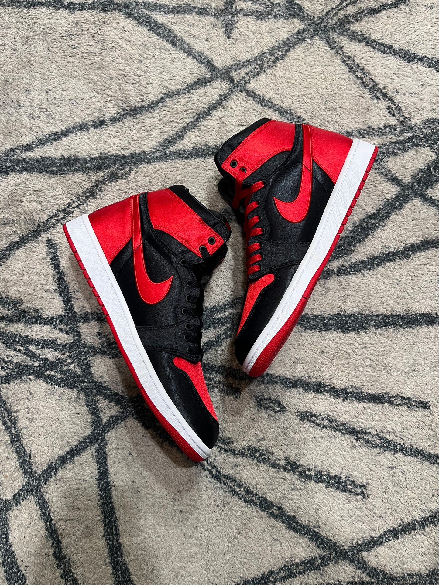 Air Jordan 1 High Satin Bred