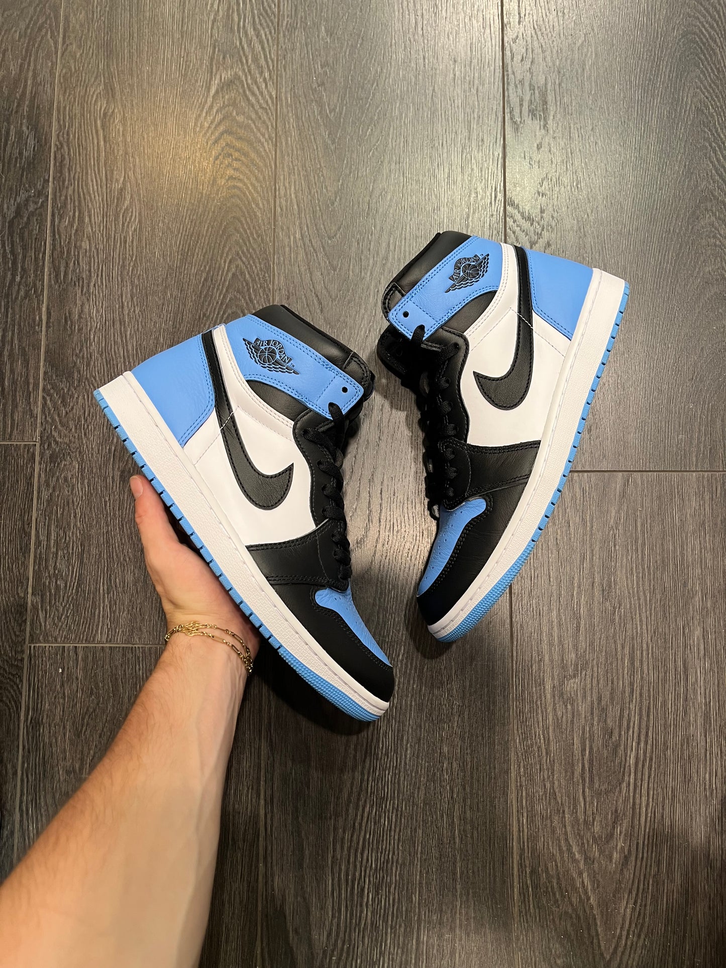 Air Jordan 1 University Blue